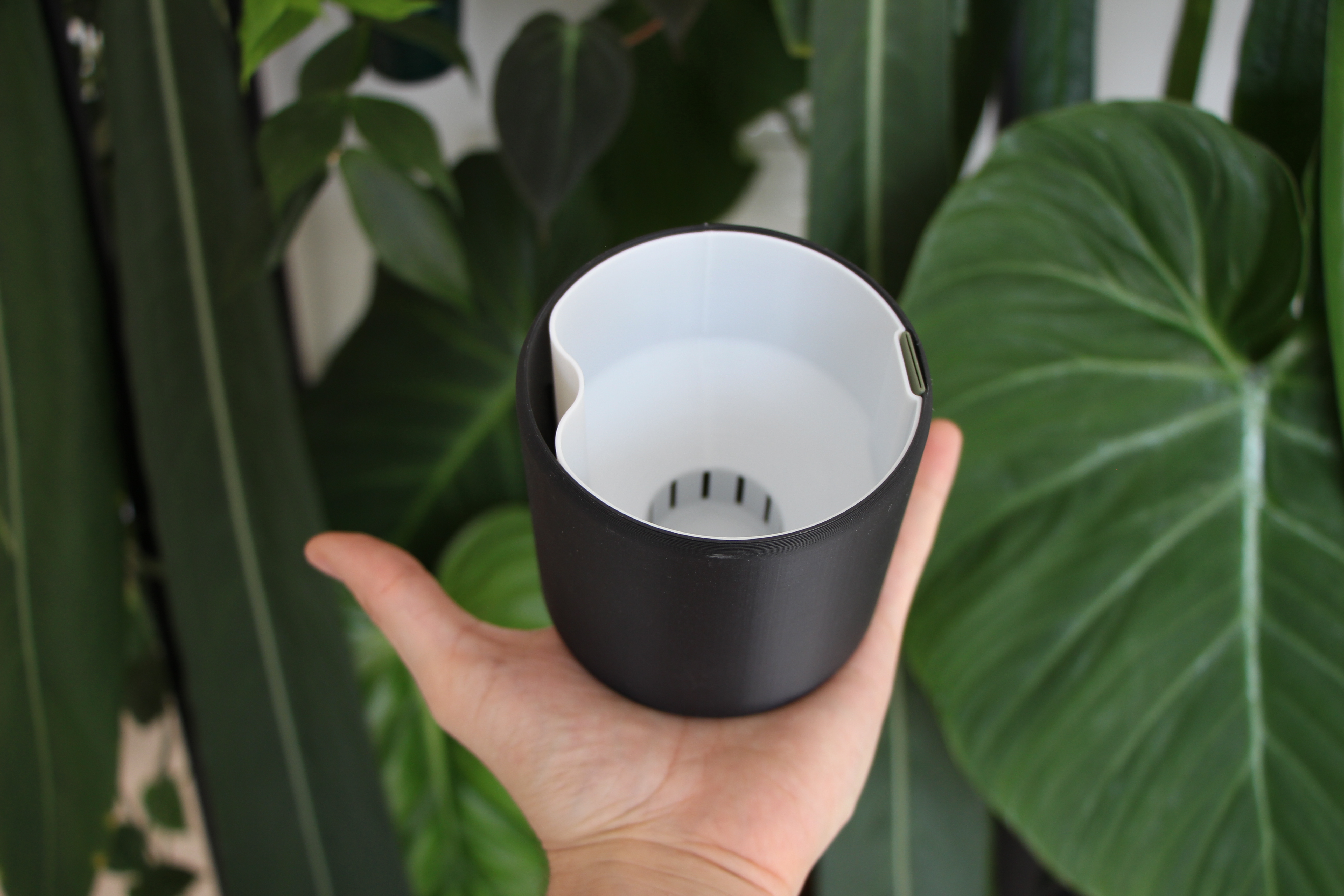 Self Watering Plant Pot 3D model thumbnail