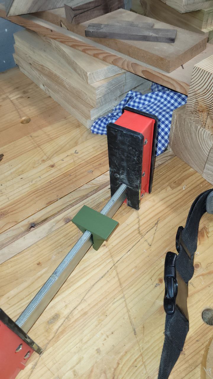 Distancepiece parallel clamp (not Bessey)