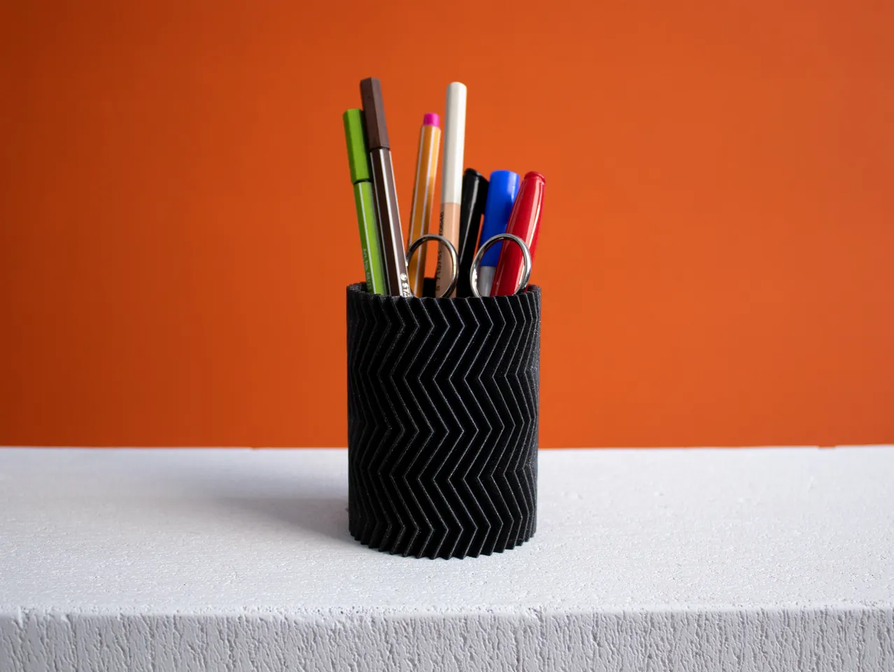 Free 3MF file Desk Organizer Set, Twisted & Zigzag Pencil Cups