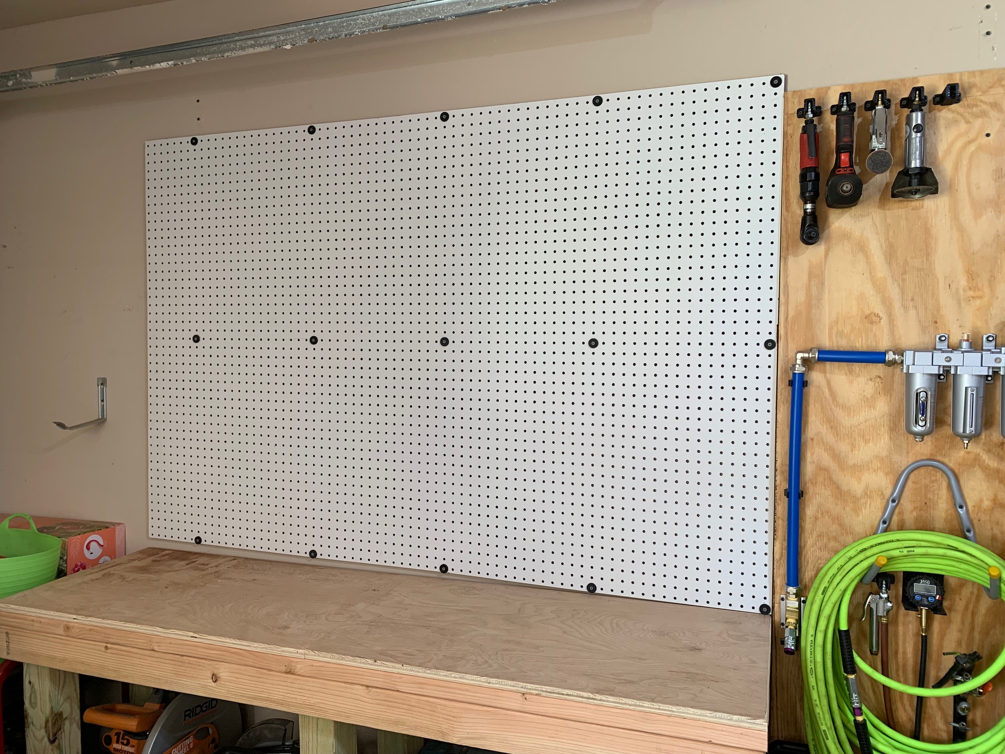 Customizable Pegboard Wall Mount by Don English Download free STL model