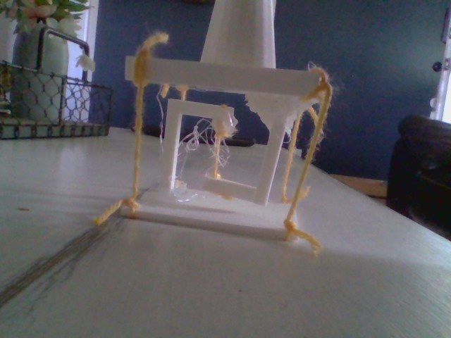 Miniatura 2 do modelo 3D ring holder as impossible table