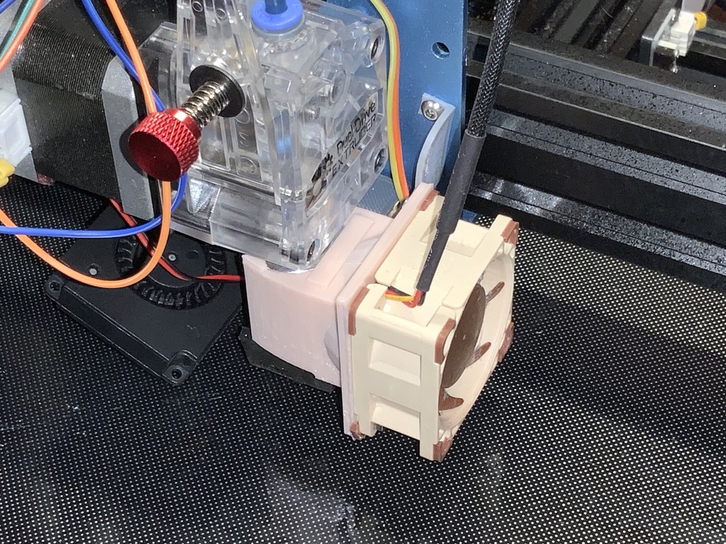 40x0 fan mount for E3DV6 style heatbreaks, centered (redesign)