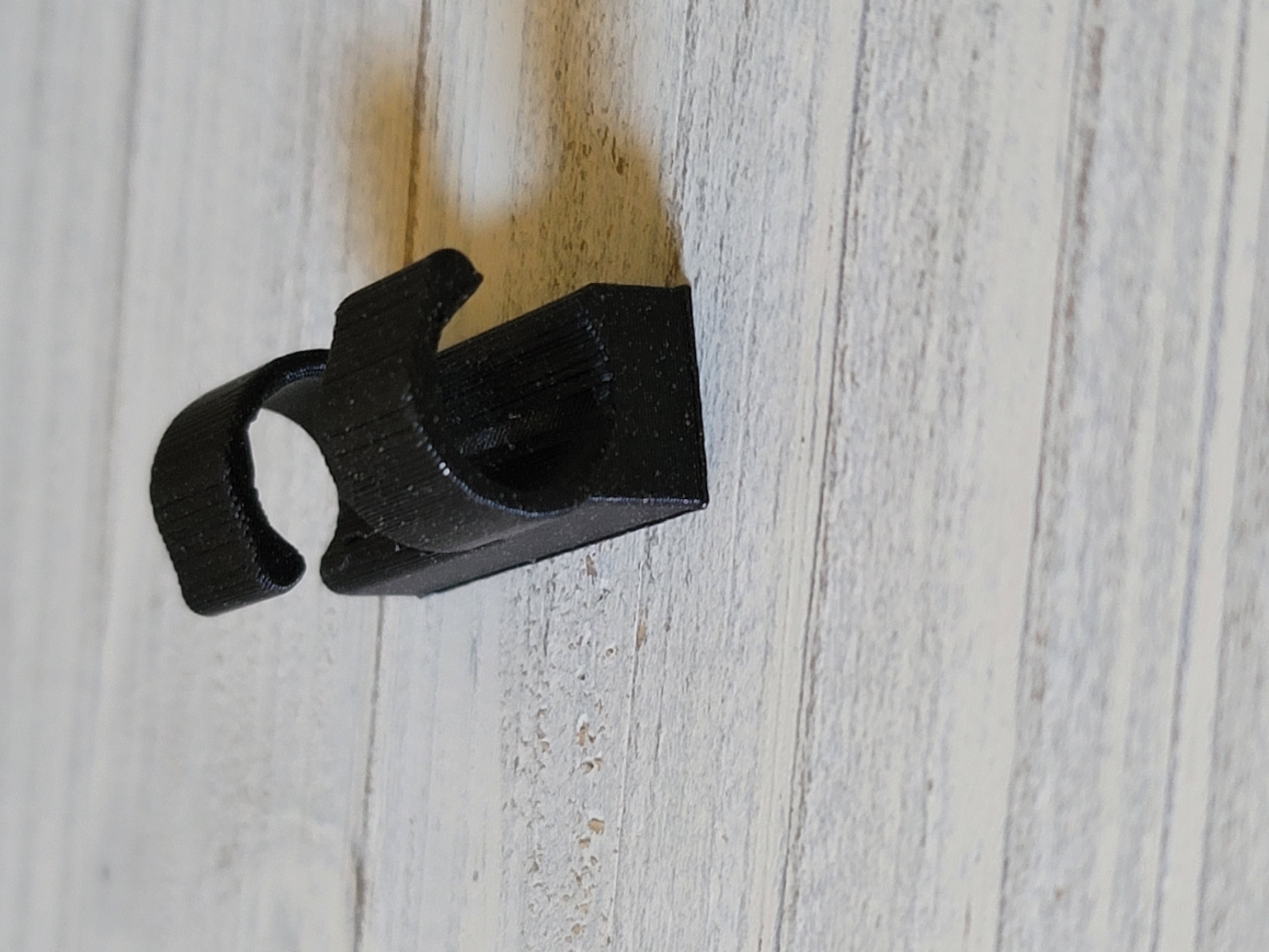 Miniatura 4 do modelo 3D Cable Holder