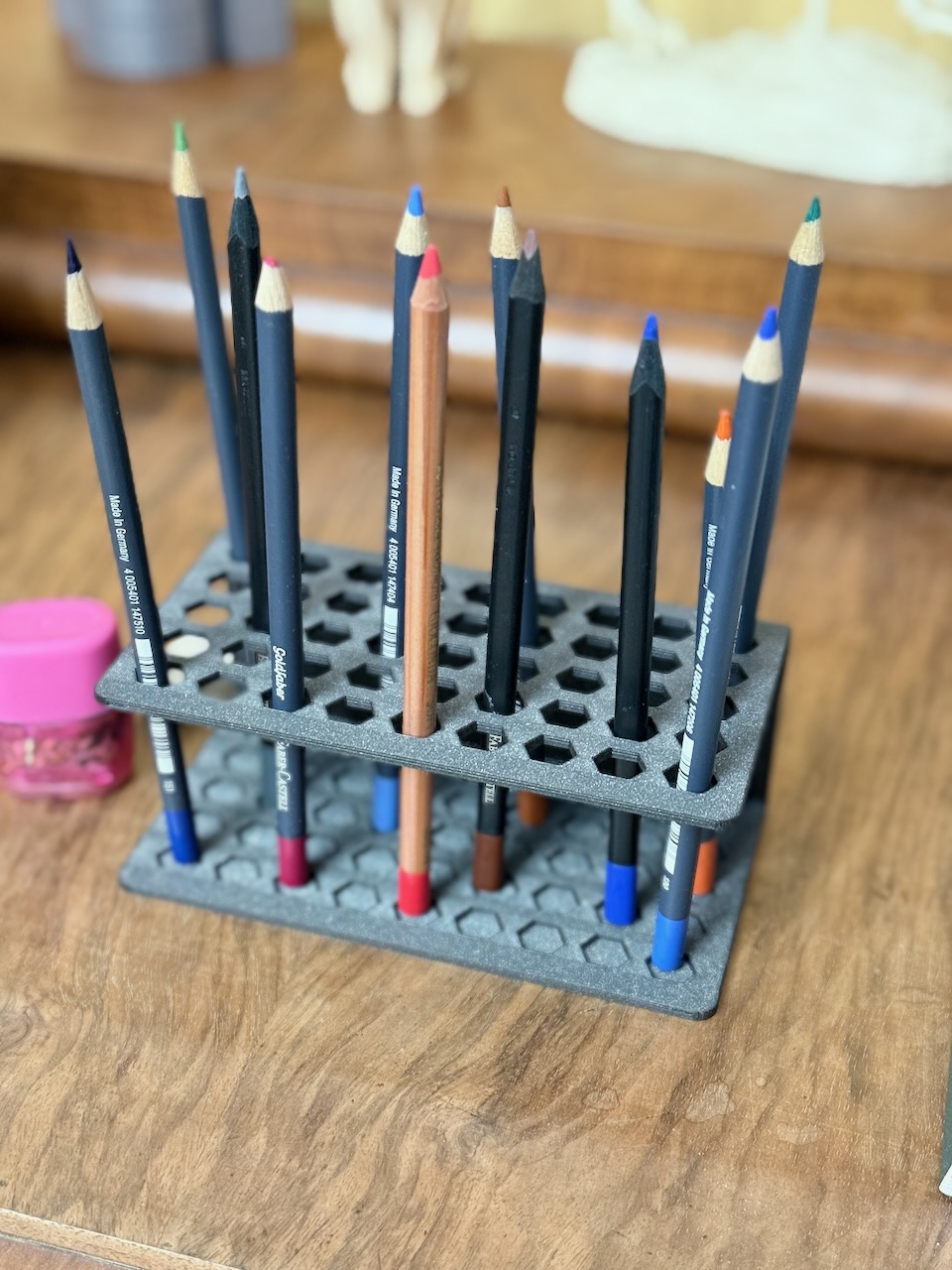 Minimal Pencil Stand