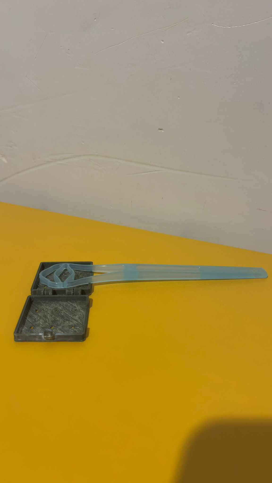 Print-in-Place Tongue Scraper/Cleaner Travel Case — miniatura 3