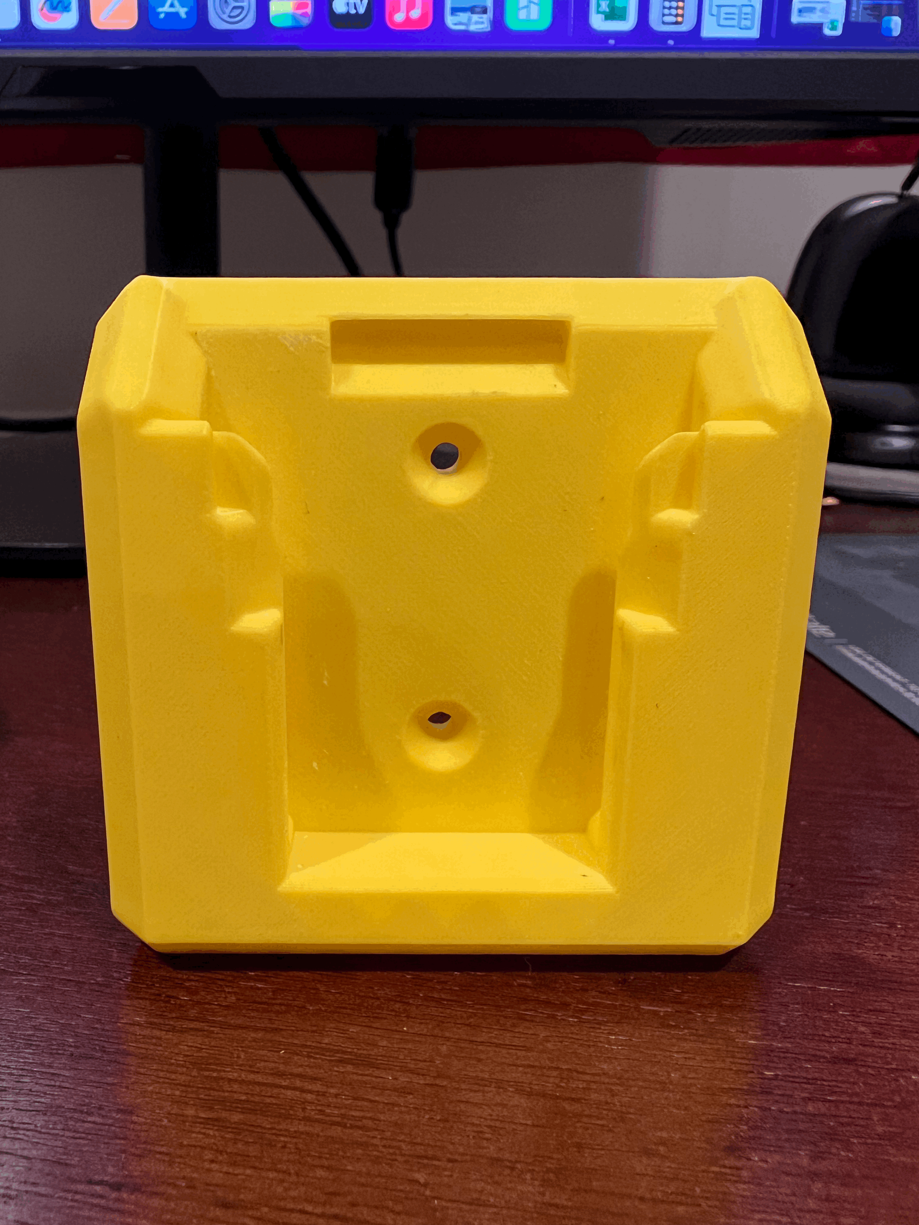 Miniatura 2 do modelo 3D Dewalt Battery Holder