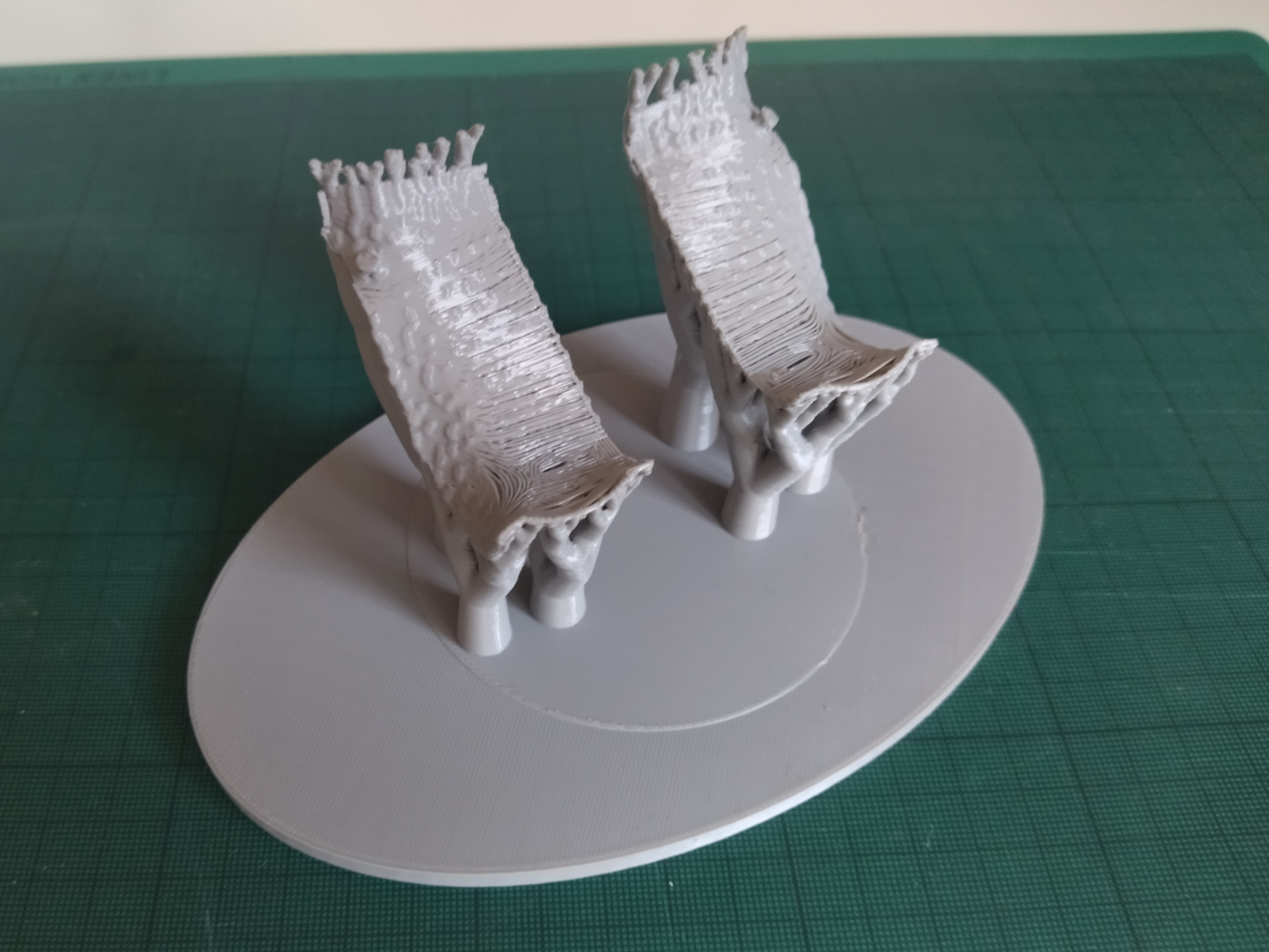 Miniatura 3 do modelo 3D Organic PS4 controller stand (Contest)