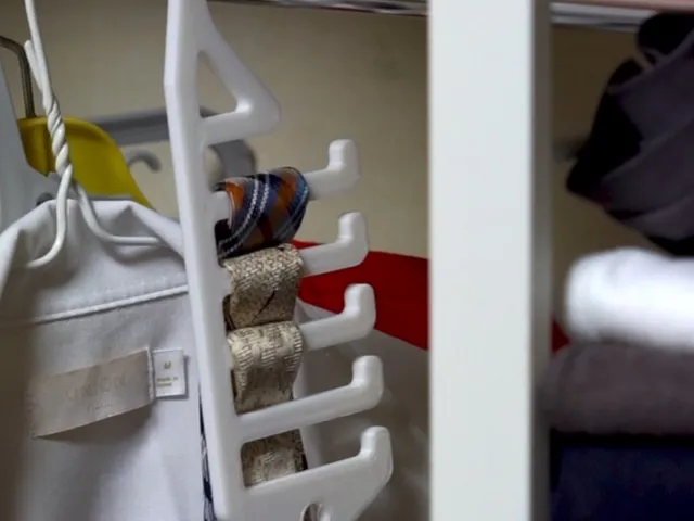 Tie Hanger