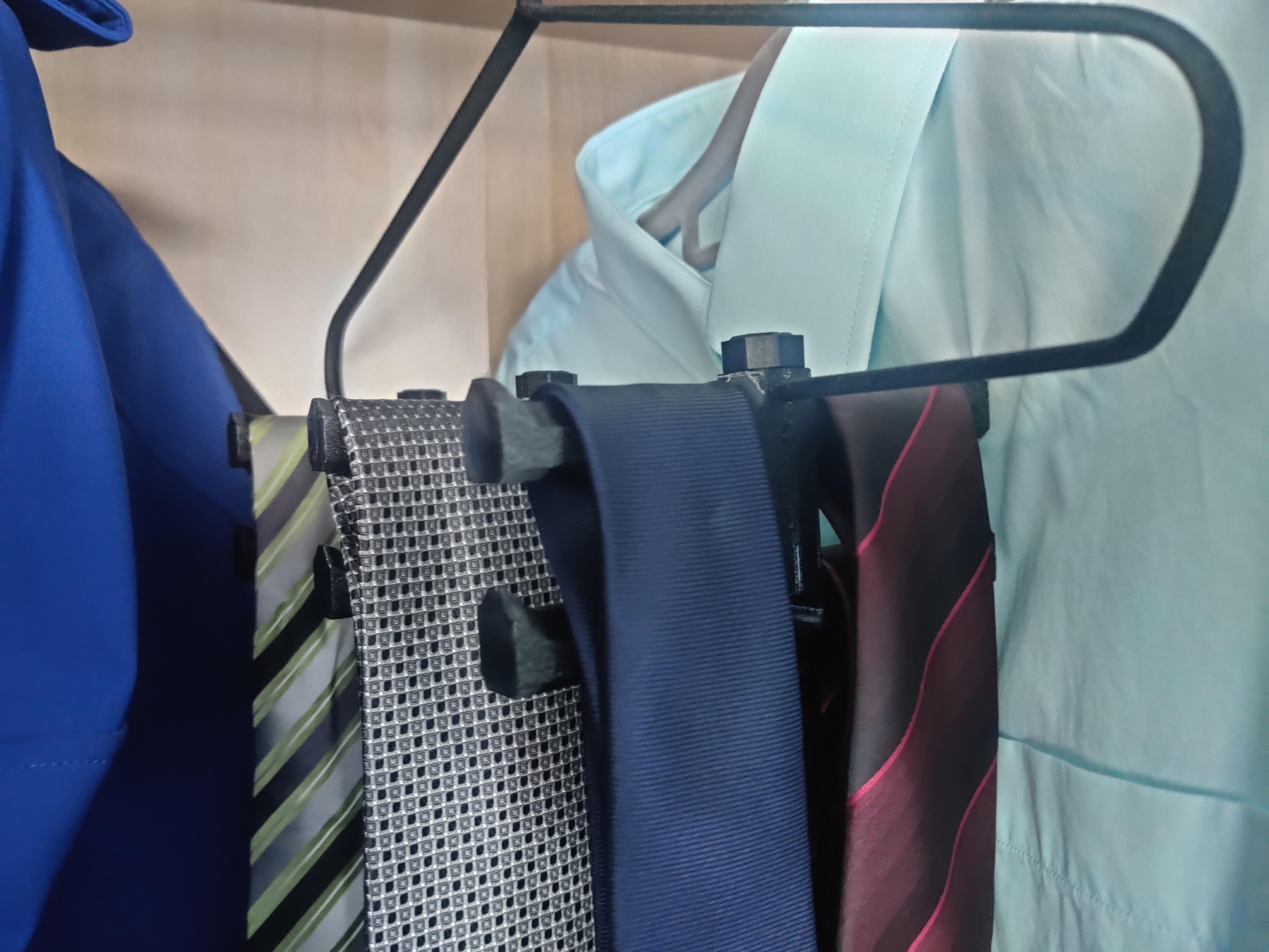 Tie holder for IKEA Strykis