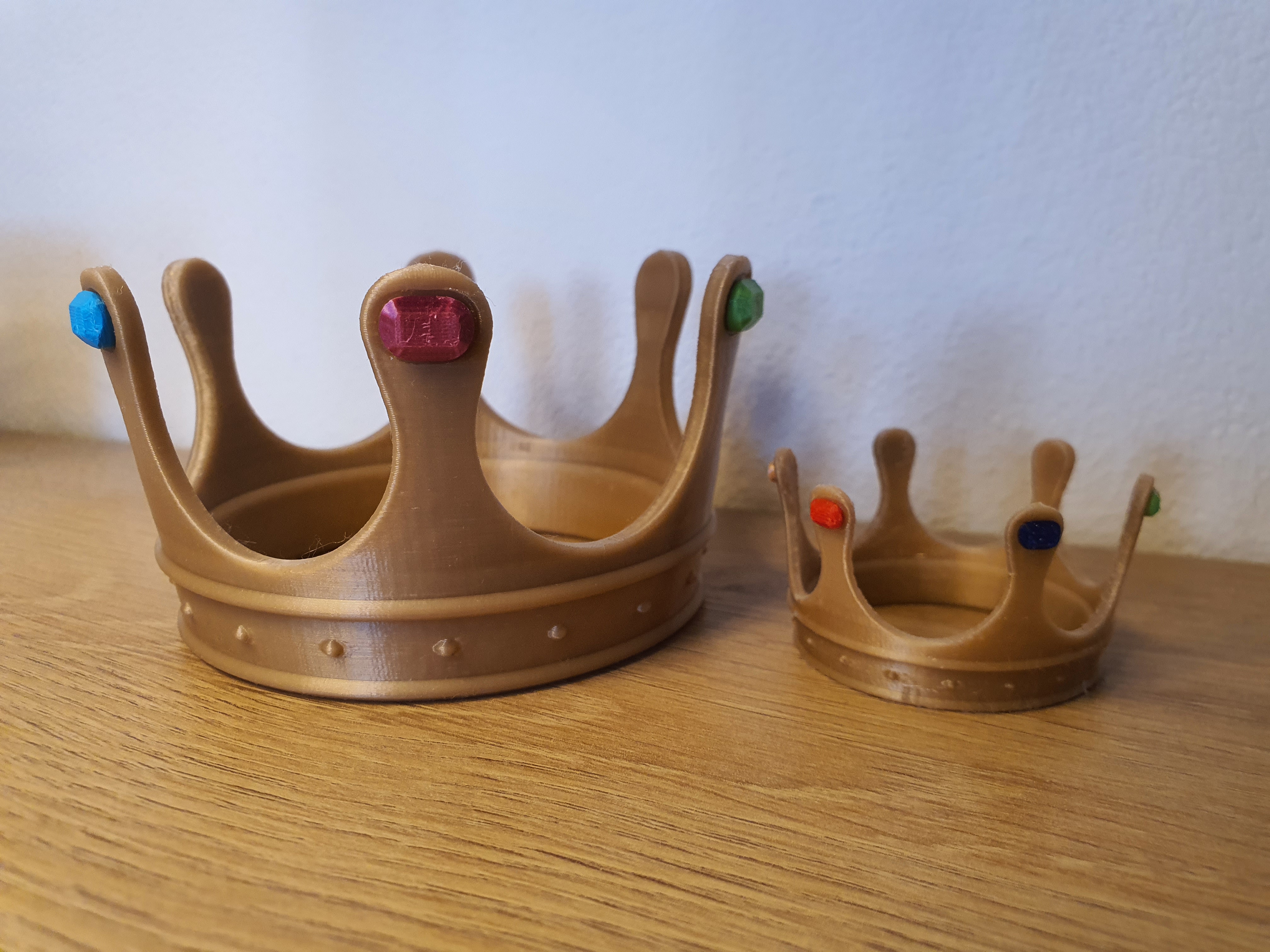 Crown with jewels - well scalable