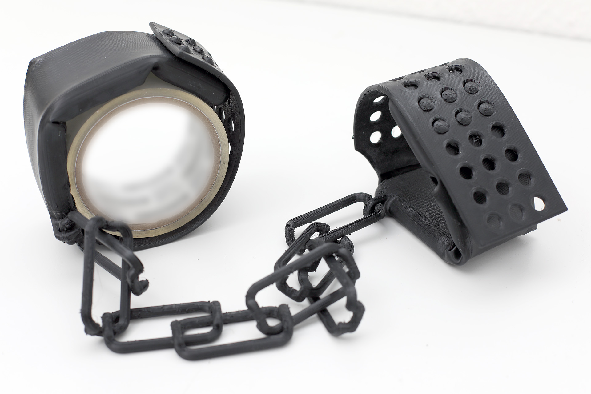 Soft handcuffs — made from TPU / Weiche Handschellen — aus TPU