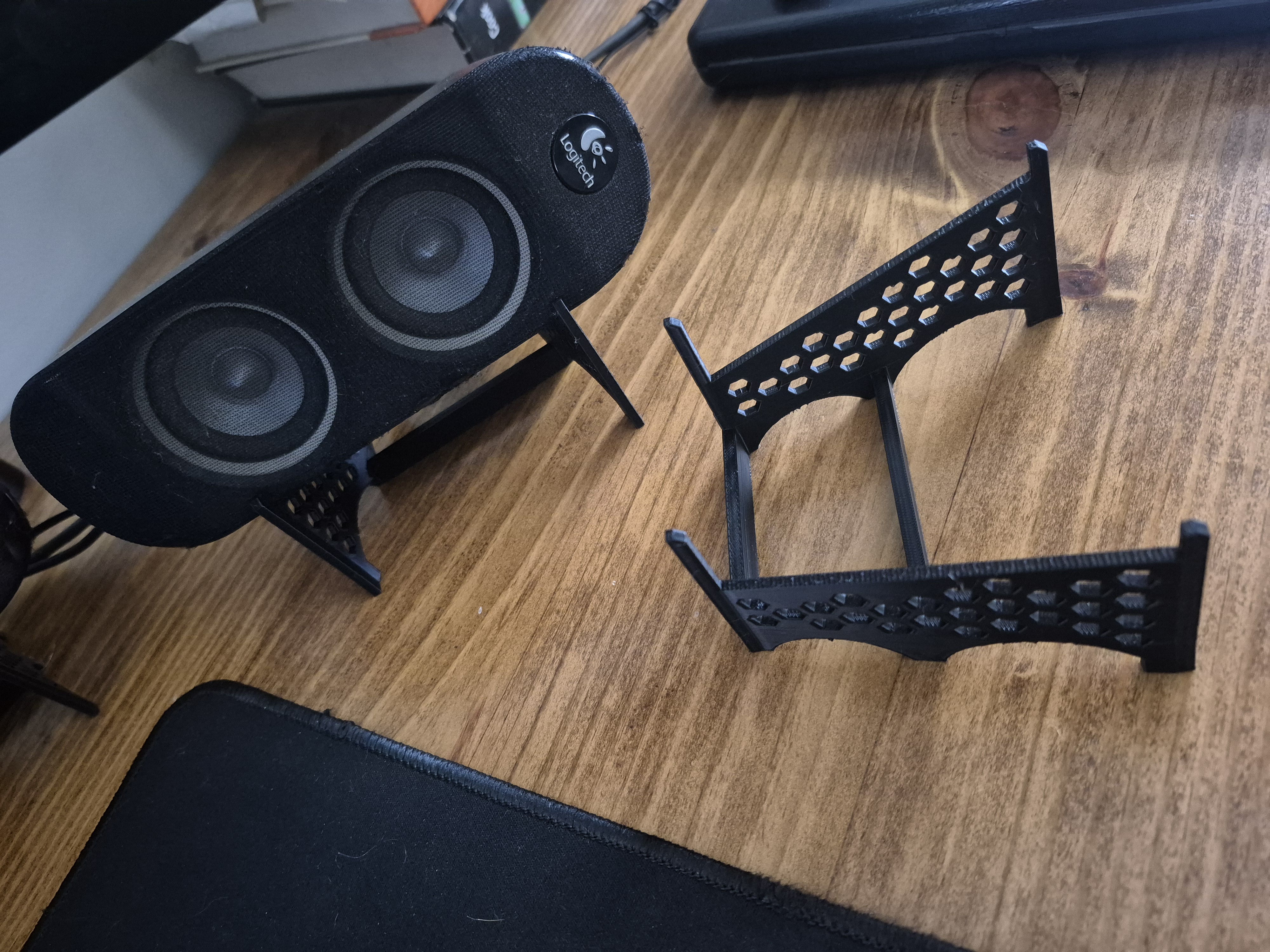Logitech x530 Horizontal Speaker Stand