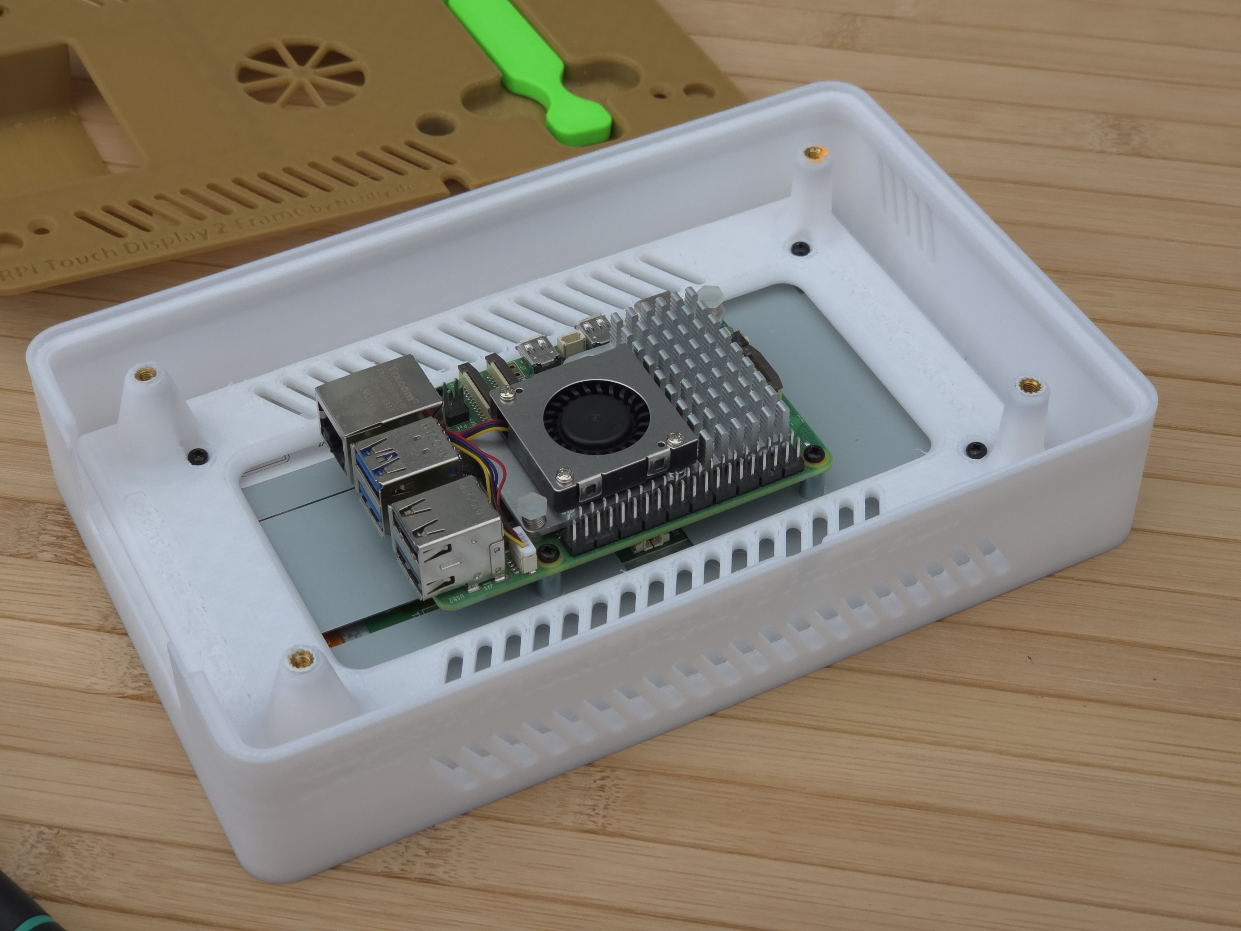 Raspberry Pi  7" Touch Display 2 Frame for RaspberryPi 5 - Horizontal - incl. Cutout - by Nerdiy.de — miniatura 10
