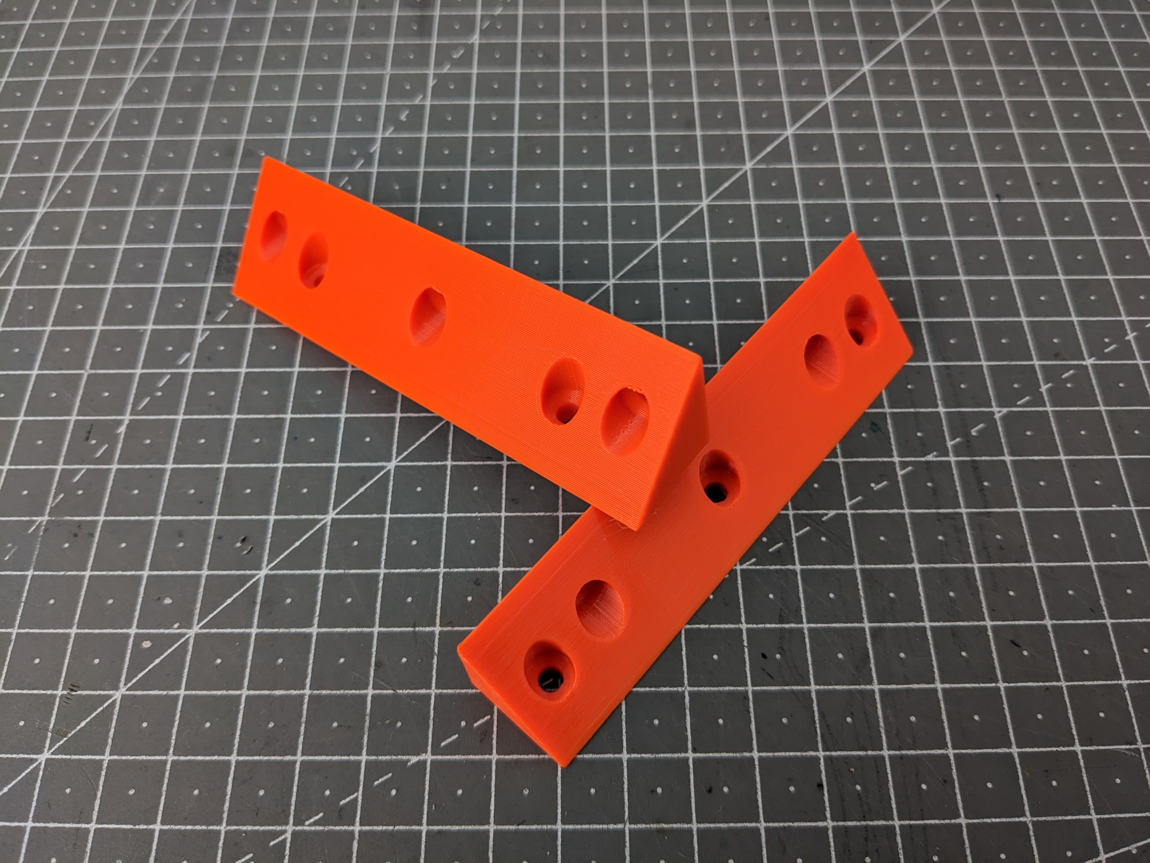 Miniatura 4 do modelo 3D Drawer corner bracket support - Parametric