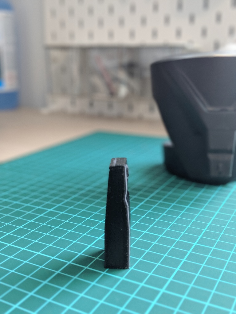 Cup Mount for 3D design for BMW i3 by Roman Slobodchikov Download