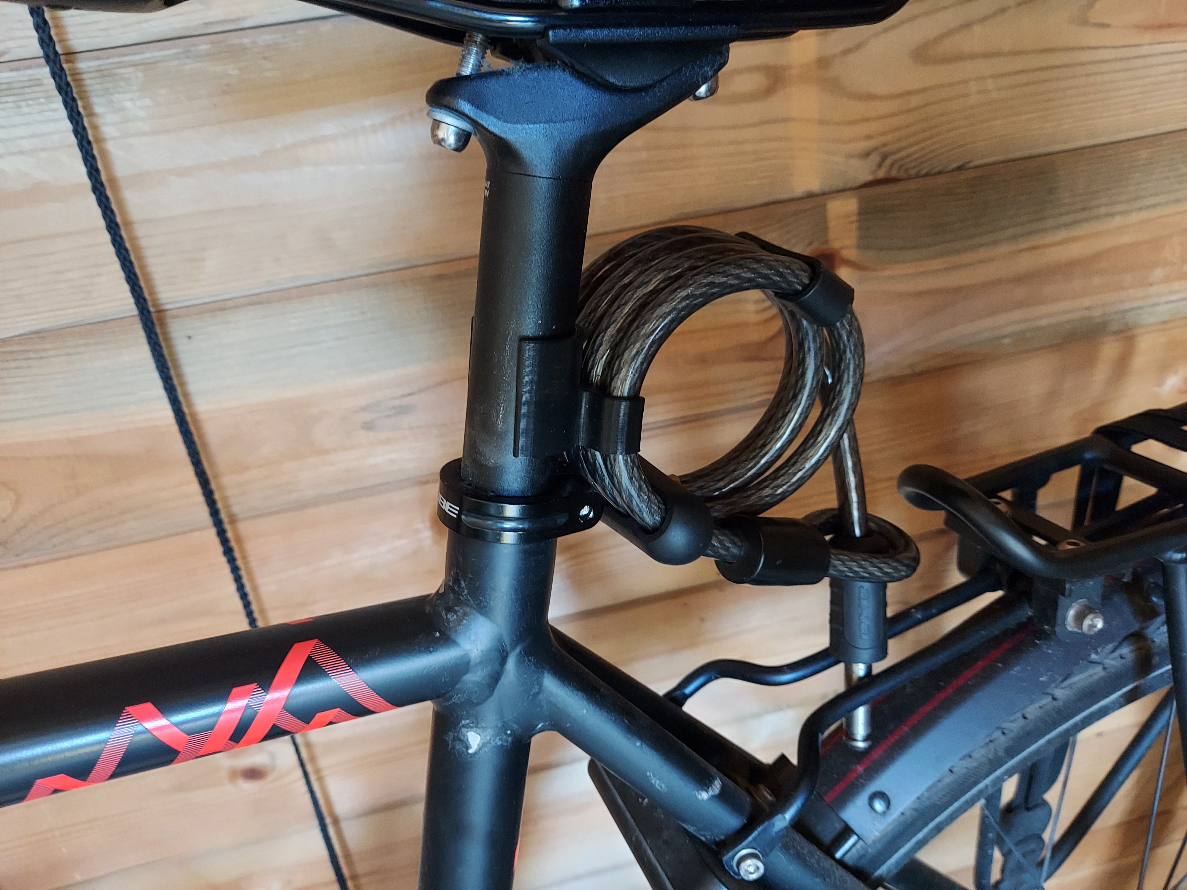 AXA plug in cable holder