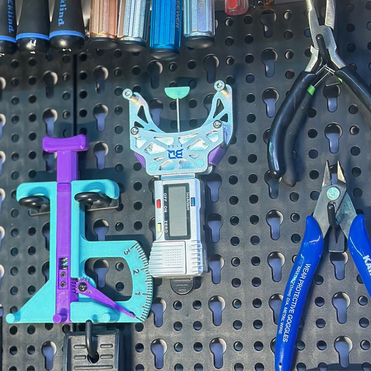 Parkside/ LIDL Pegboard Mount for the BIQU Belter Belt Tension Meter
