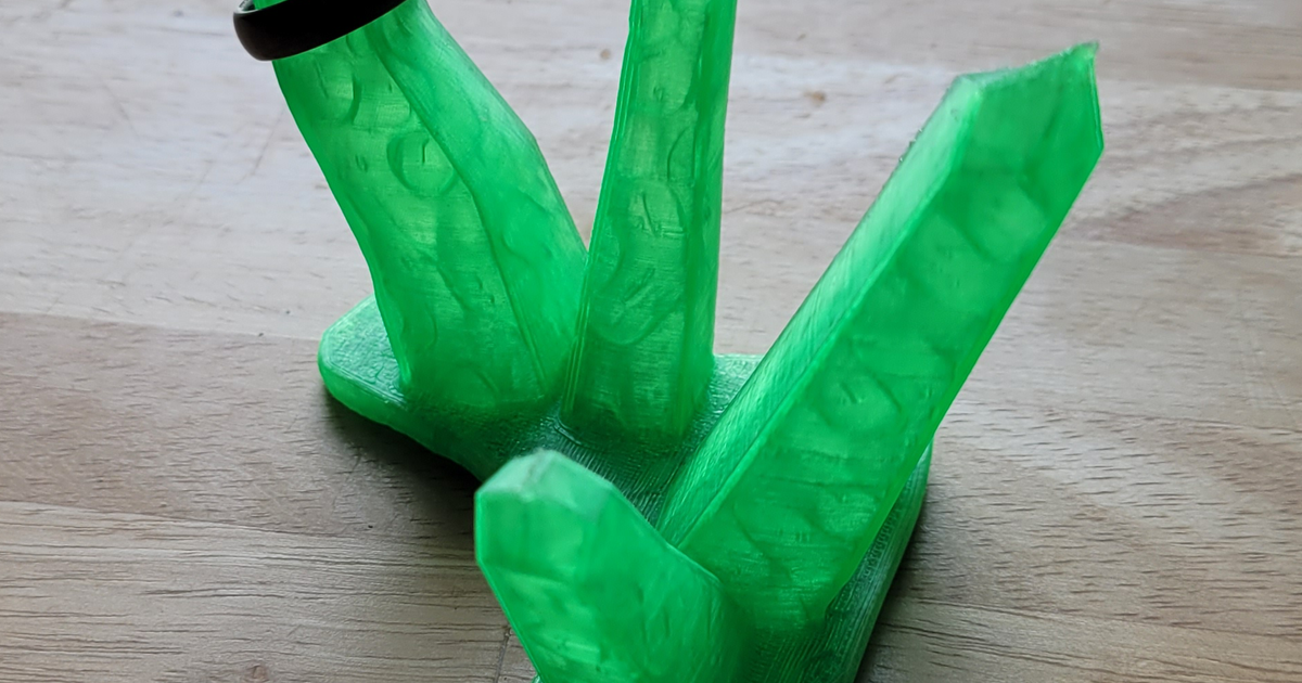 Crystal Ring Holder by SonicPixelation Download free STL model