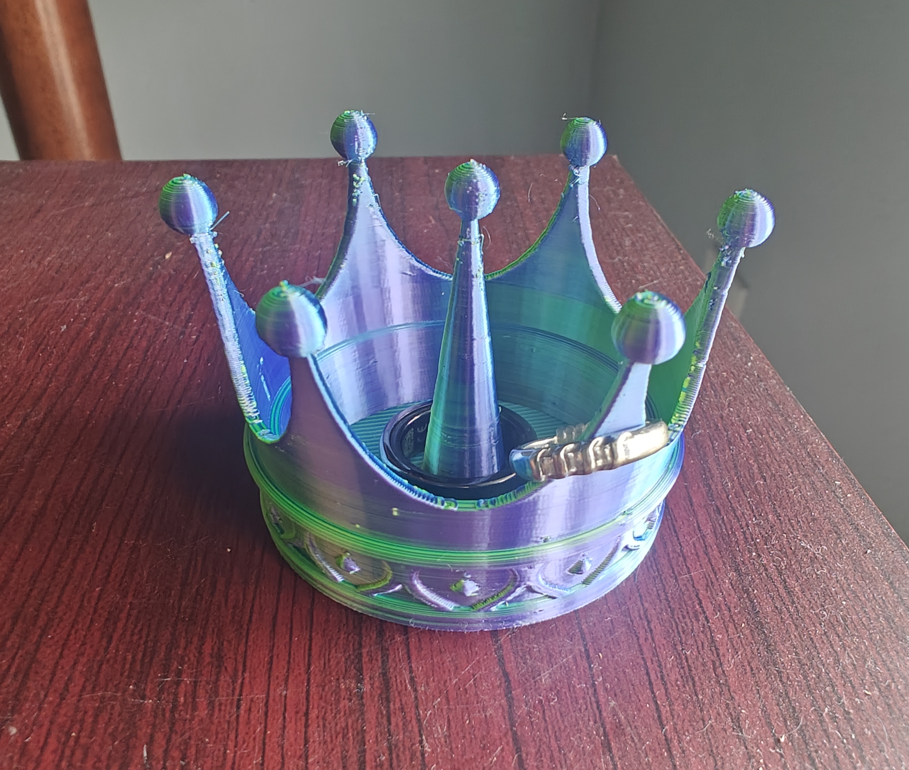 Miniatura 3 do modelo 3D Crown Ring Holder