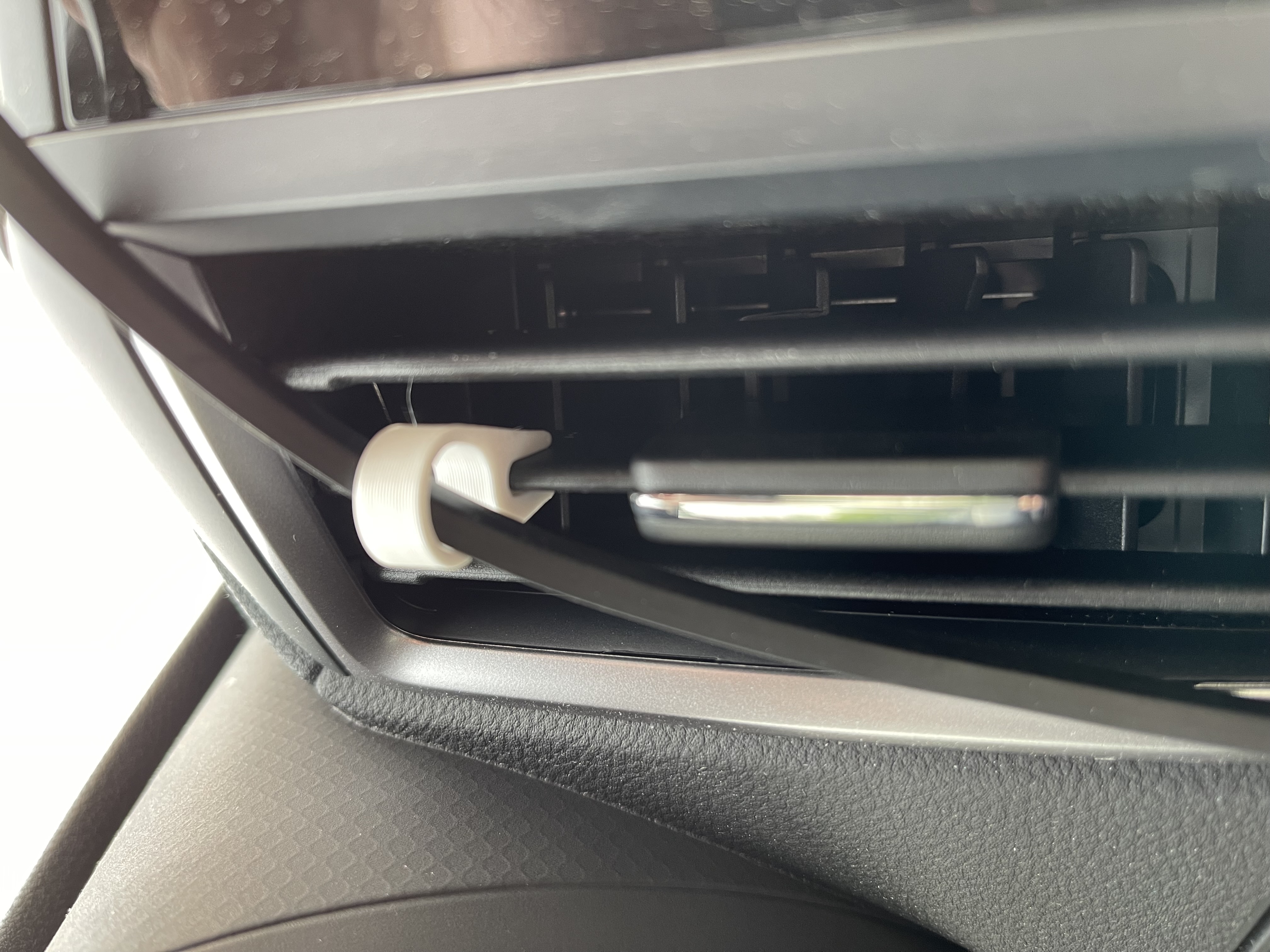 Vent-Mounted Phone Cable Guide (2023 Subaru Forester, possibly others)