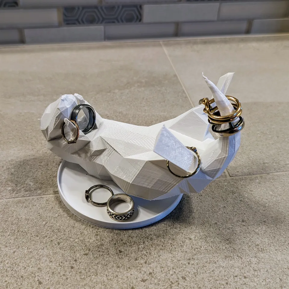 Cute Otter Ring/Jewelry Holder by UnsungHero Download free STL