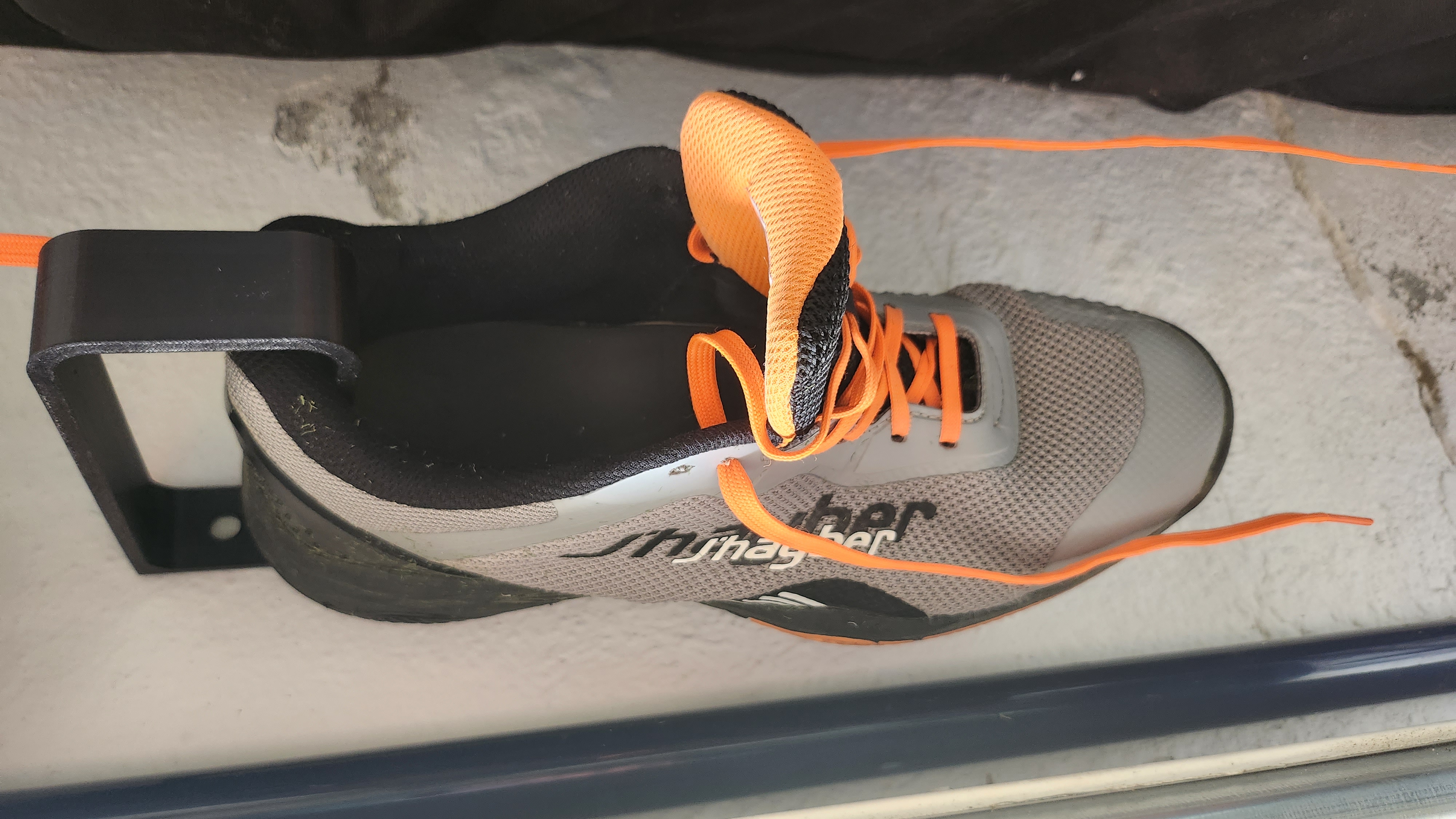 Shoe Hook / Shoe holder (improved)