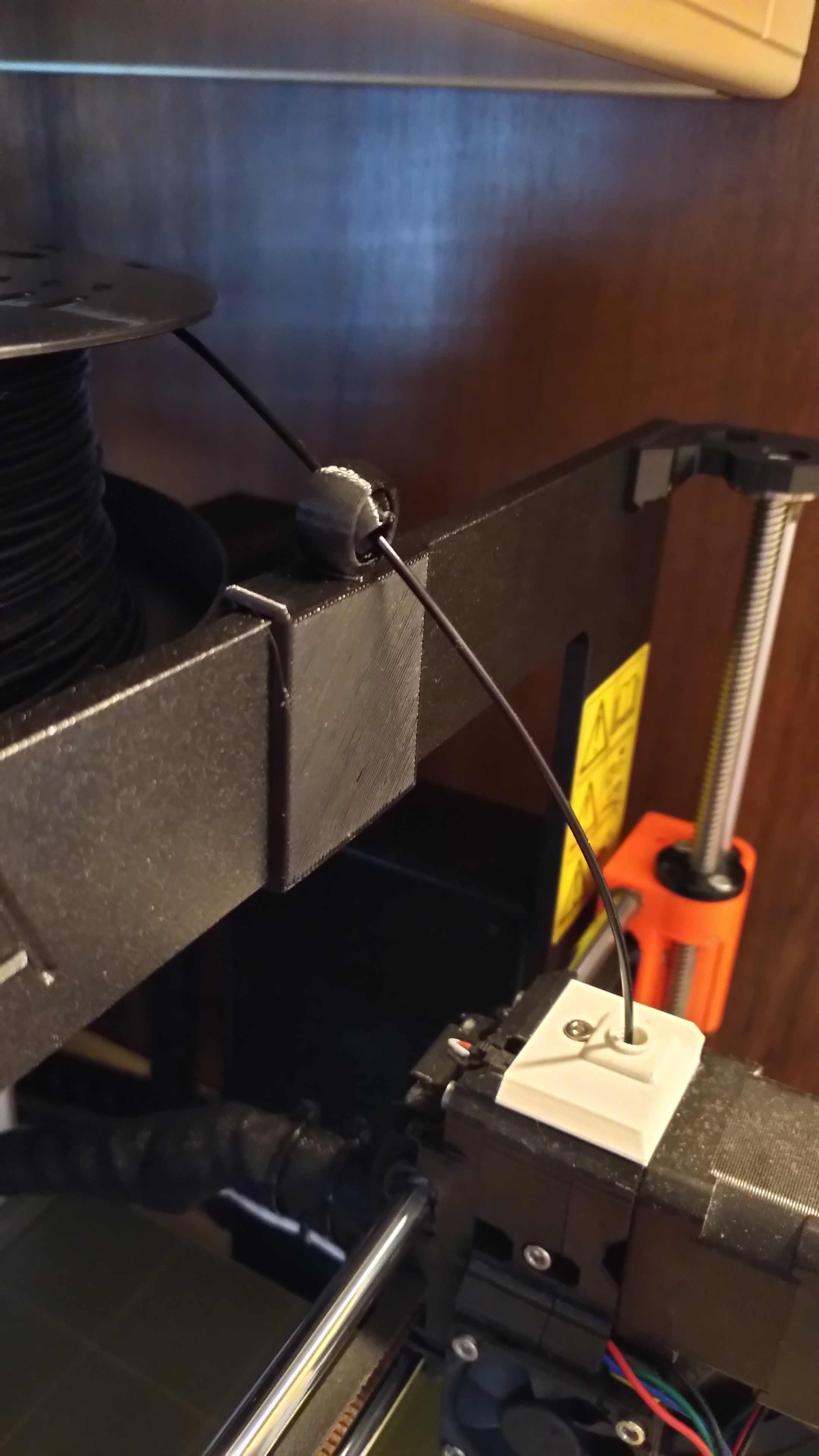 Filament guide