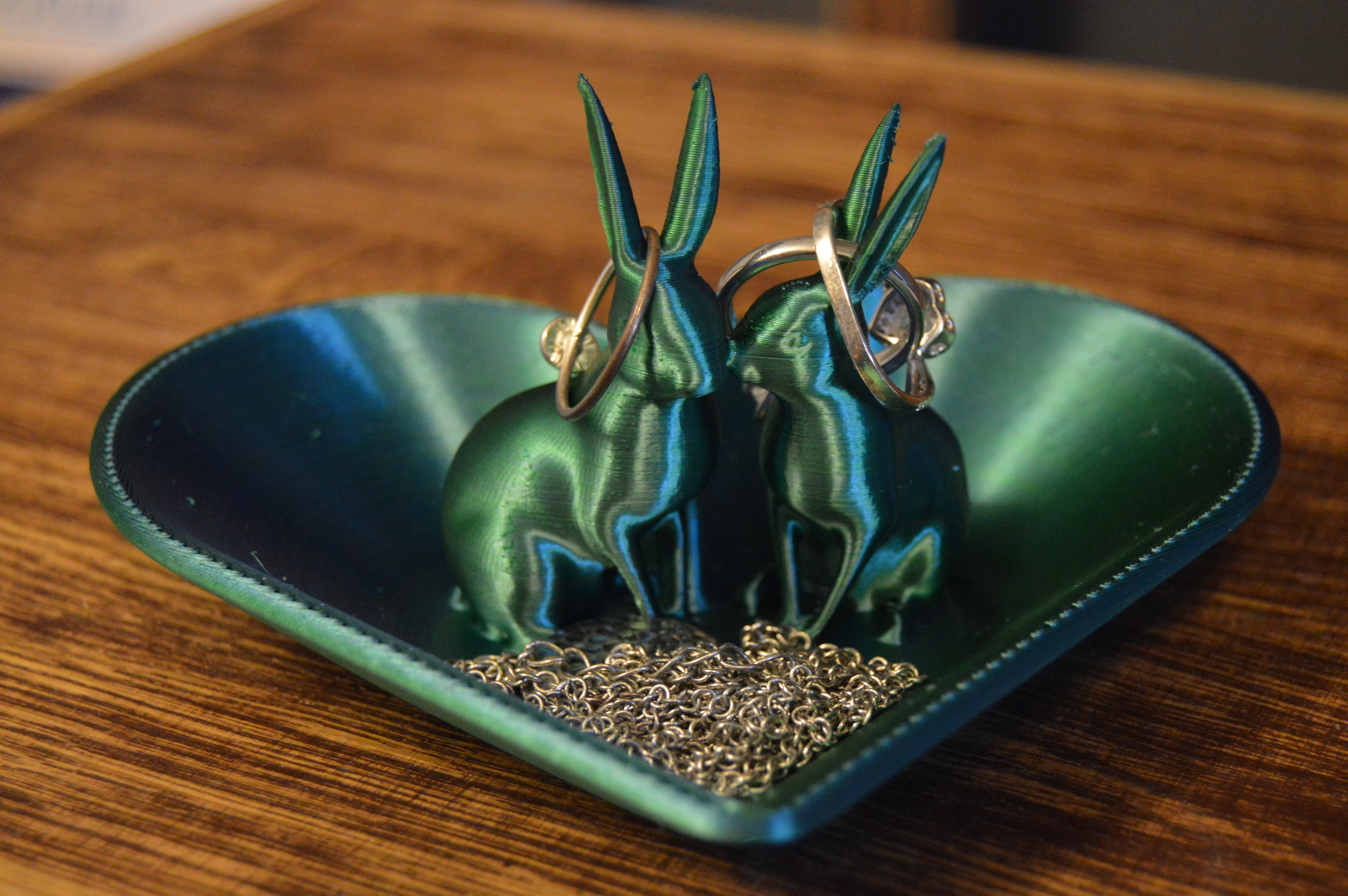 Rabbits in Love - ring holder