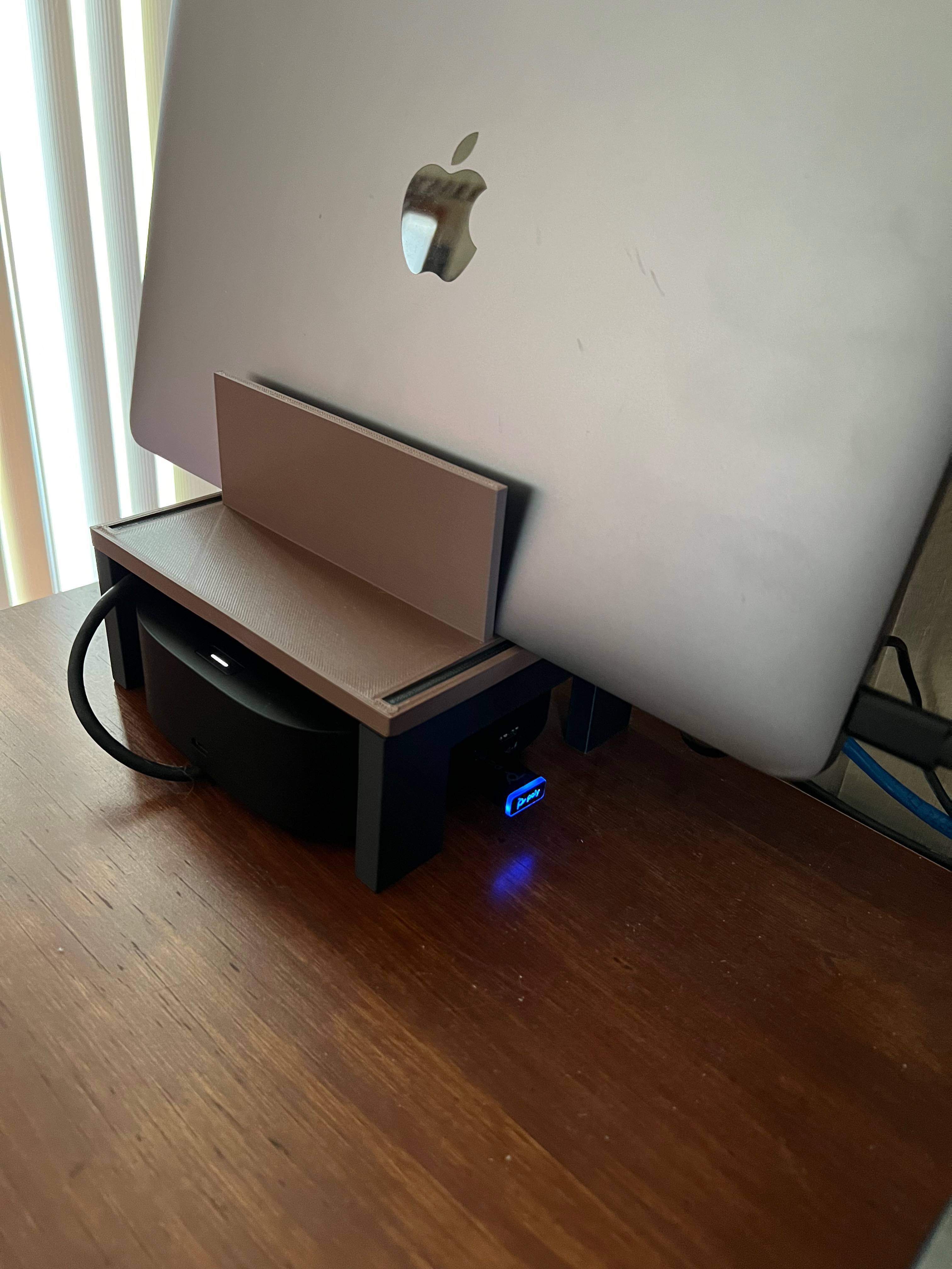 Dock cover with laptop stand for HP G25 USB C dock by Trcronin