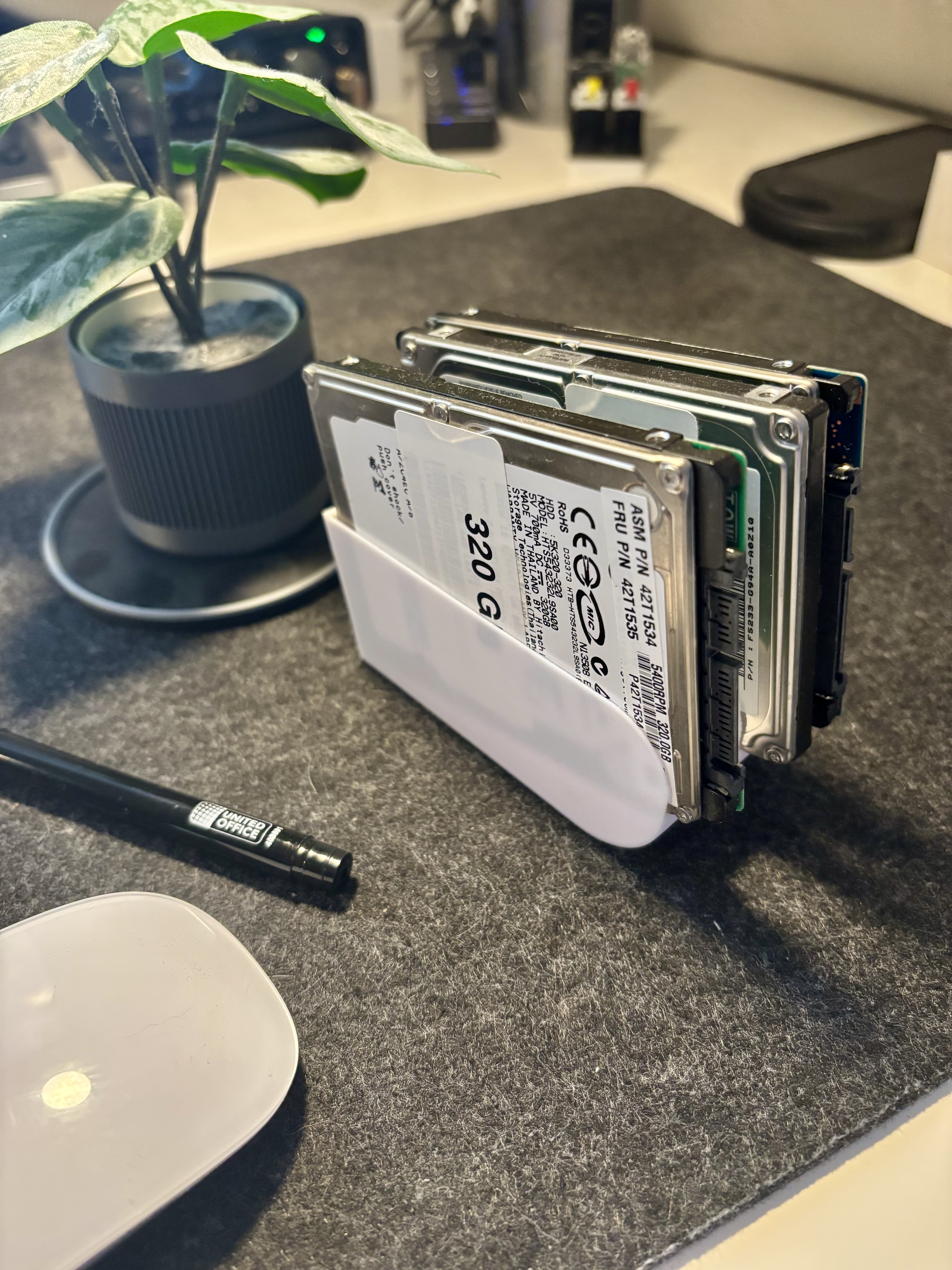 Stand for four 2,5'' Harddrives