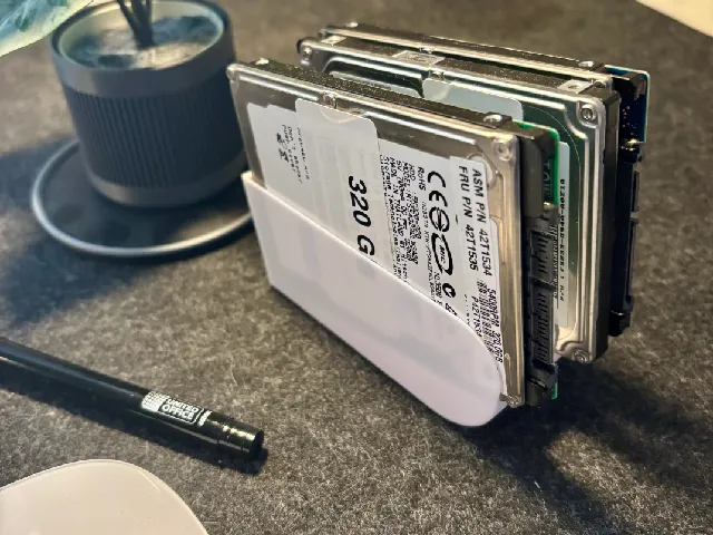 Stand for four 2,5'' Harddrives