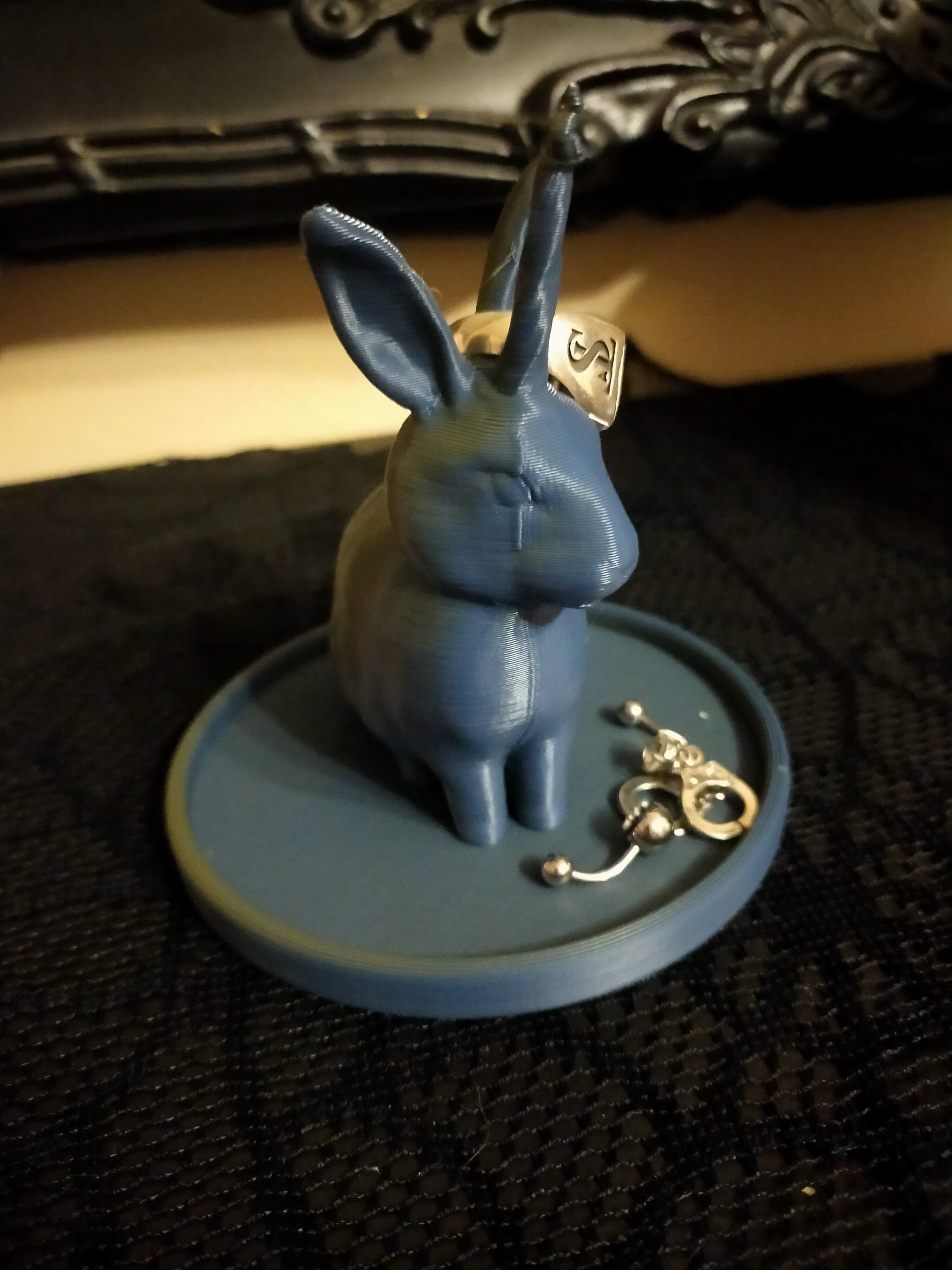 Miniatura 2 do modelo 3D UNICORN Rabbit Ring Holder