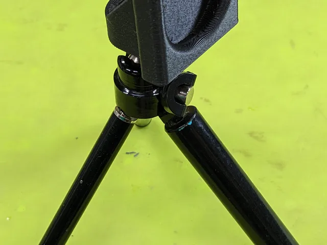 Pop Socket Elbow with 1/4" 20 Nut Cavity