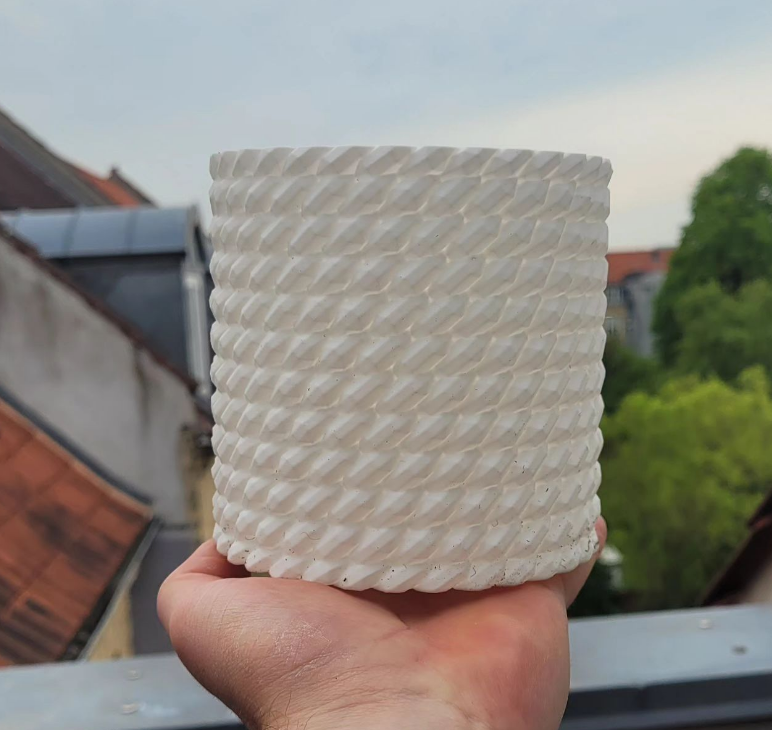 Bricky vase