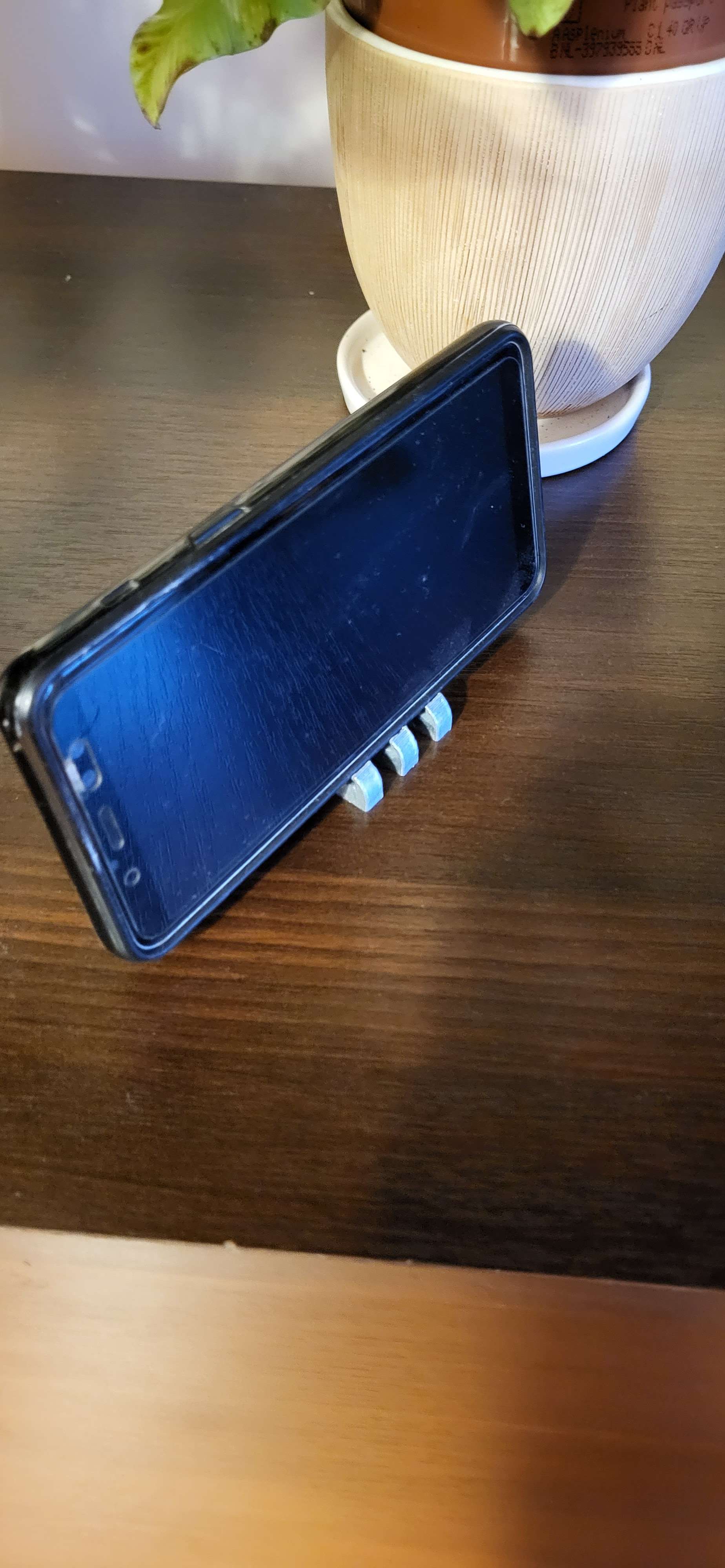 Miniatura 4 do modelo 3D Smartphone stand for electronics engineers/technicians