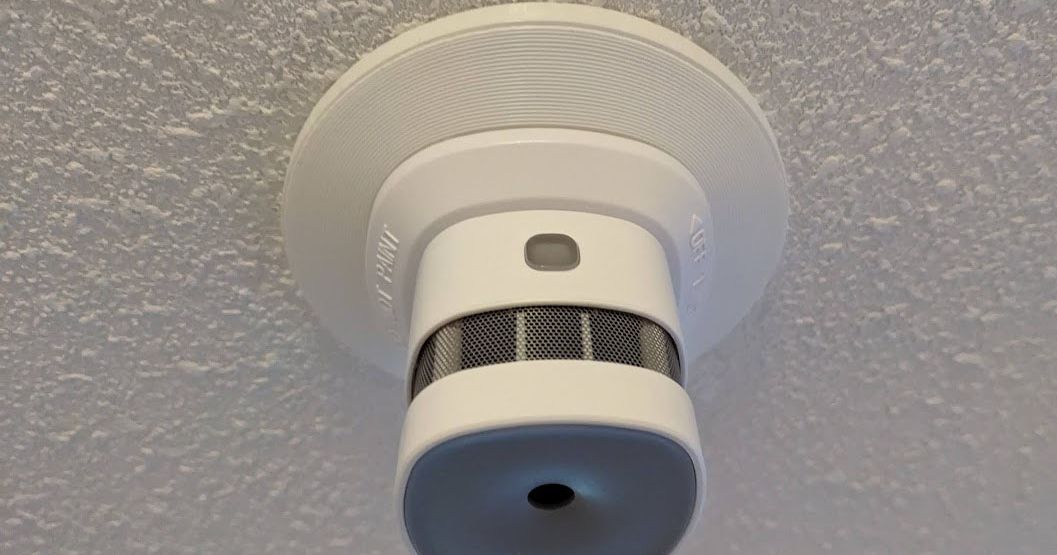 Wireless smoke alarm electrical box mount for ZSDR850 by guidosenff