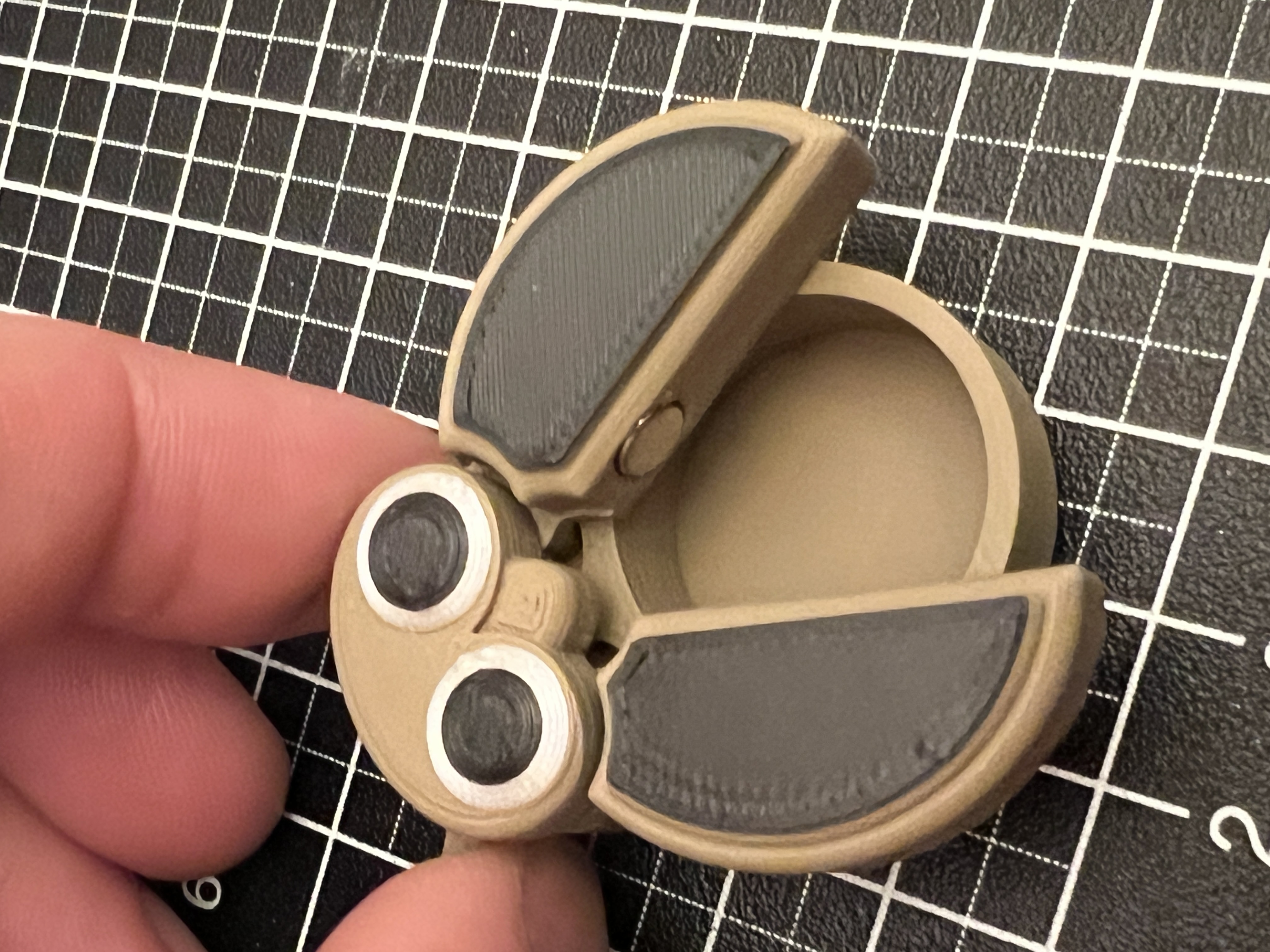 Tiny Owl Box With A Secret Magnetic Self-Closing Mechanism
