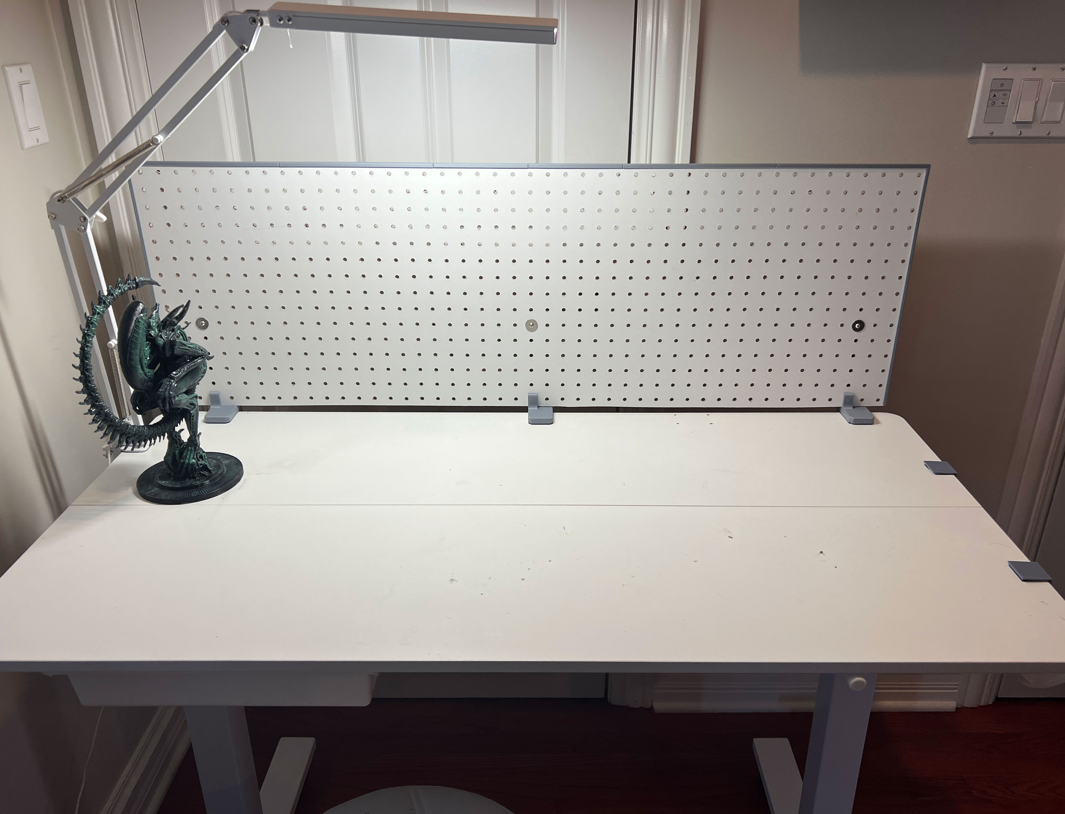 Pegboard table or desk mount by snart Download free STL model