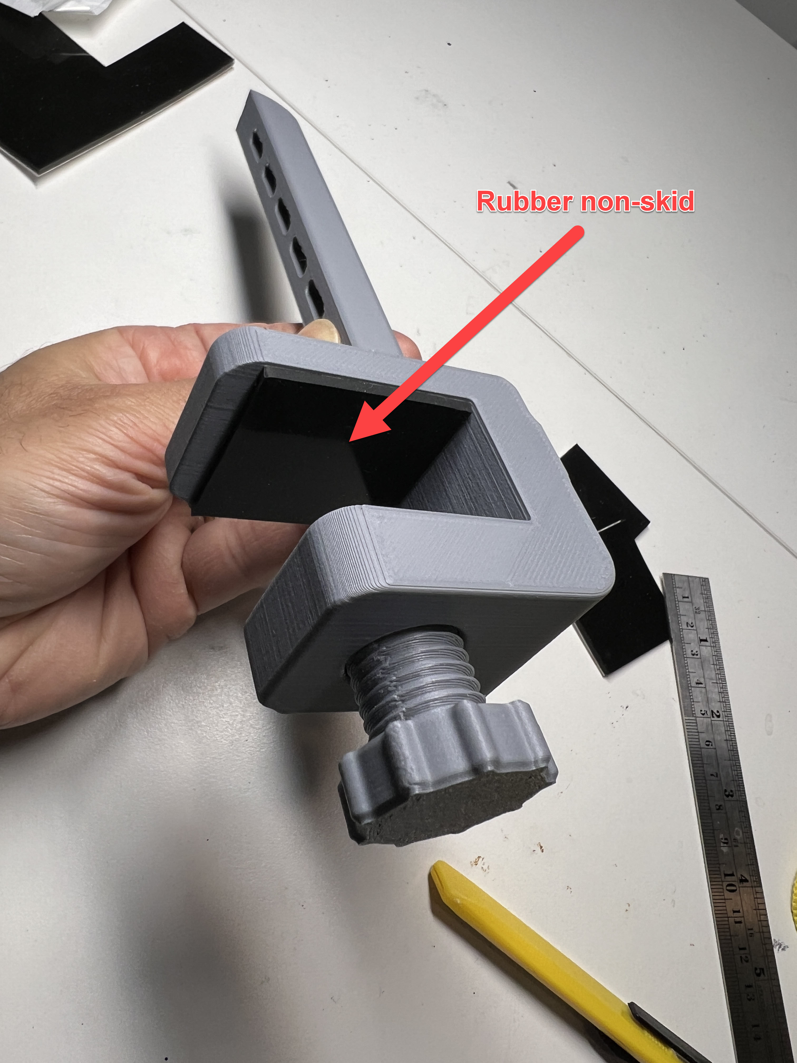 Pegboard table or desk mount by snart Download free STL model