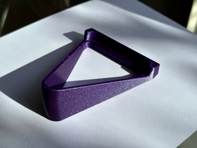 Portrait phone stand for table