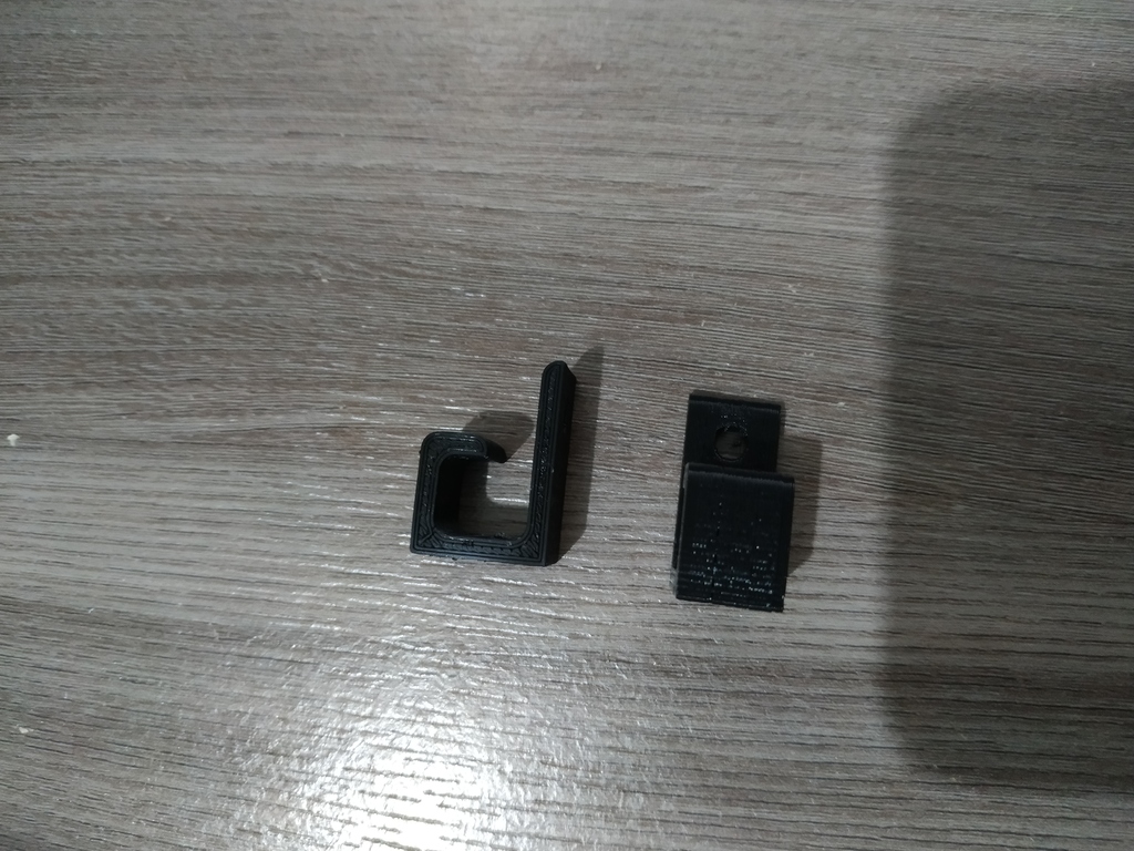 Miniatura 2 do modelo 3D Small holder for cables