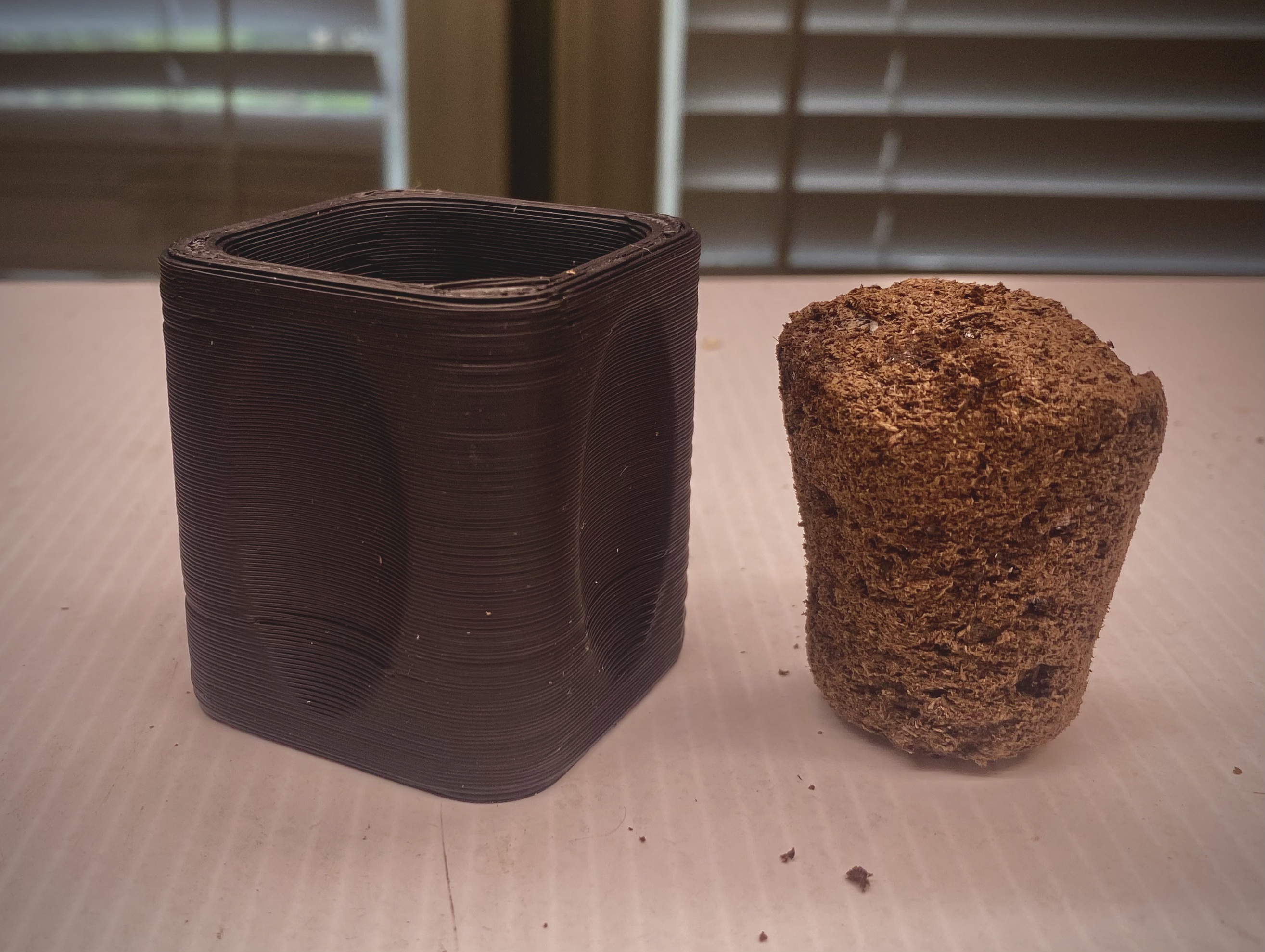 Rapid rooter cube seedling starter plant pot