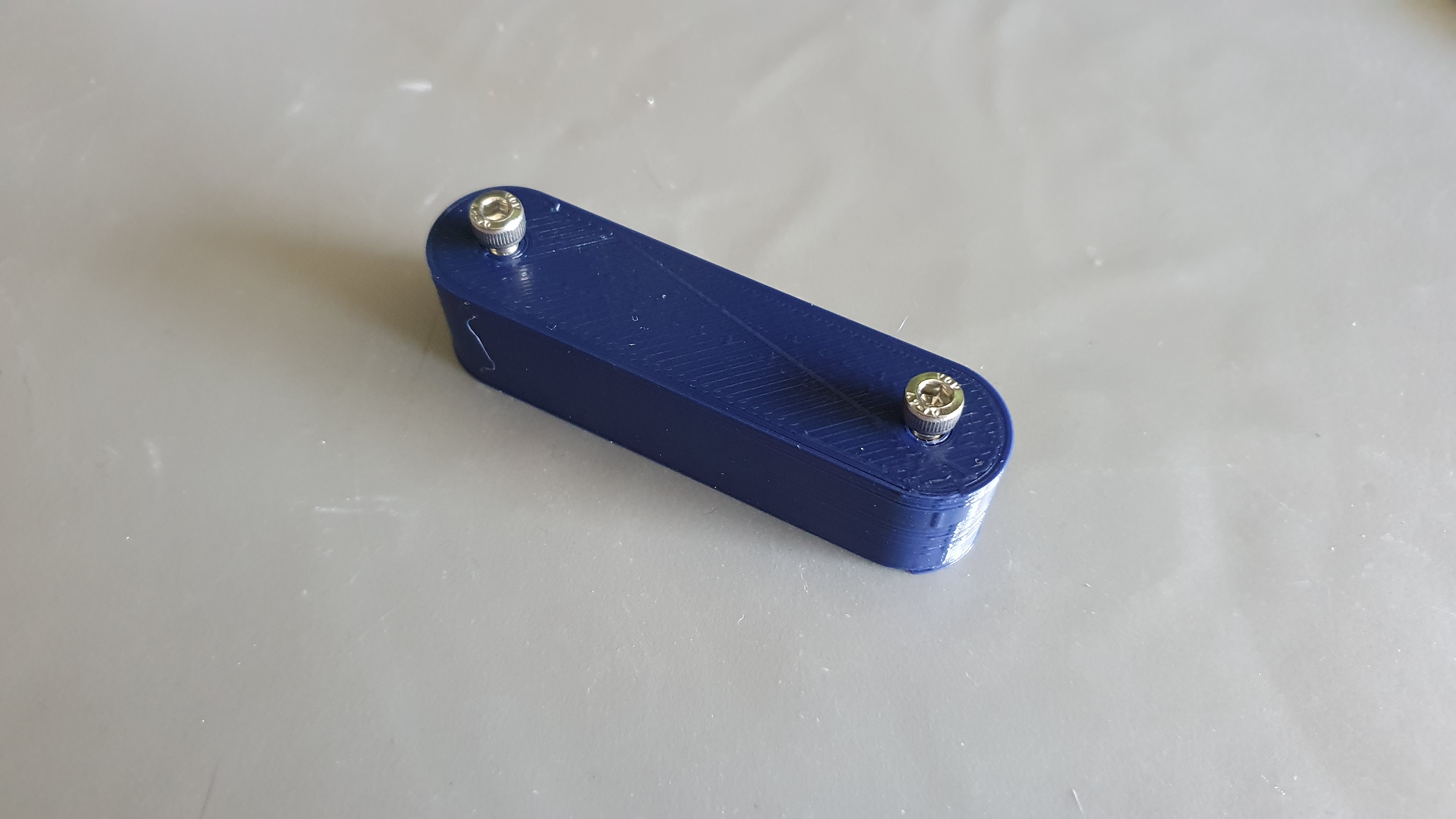 SKADIS plate connector and spacer
