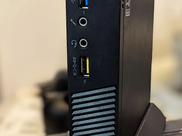 Lenovo ThinkCentre M93p Tiny Stand