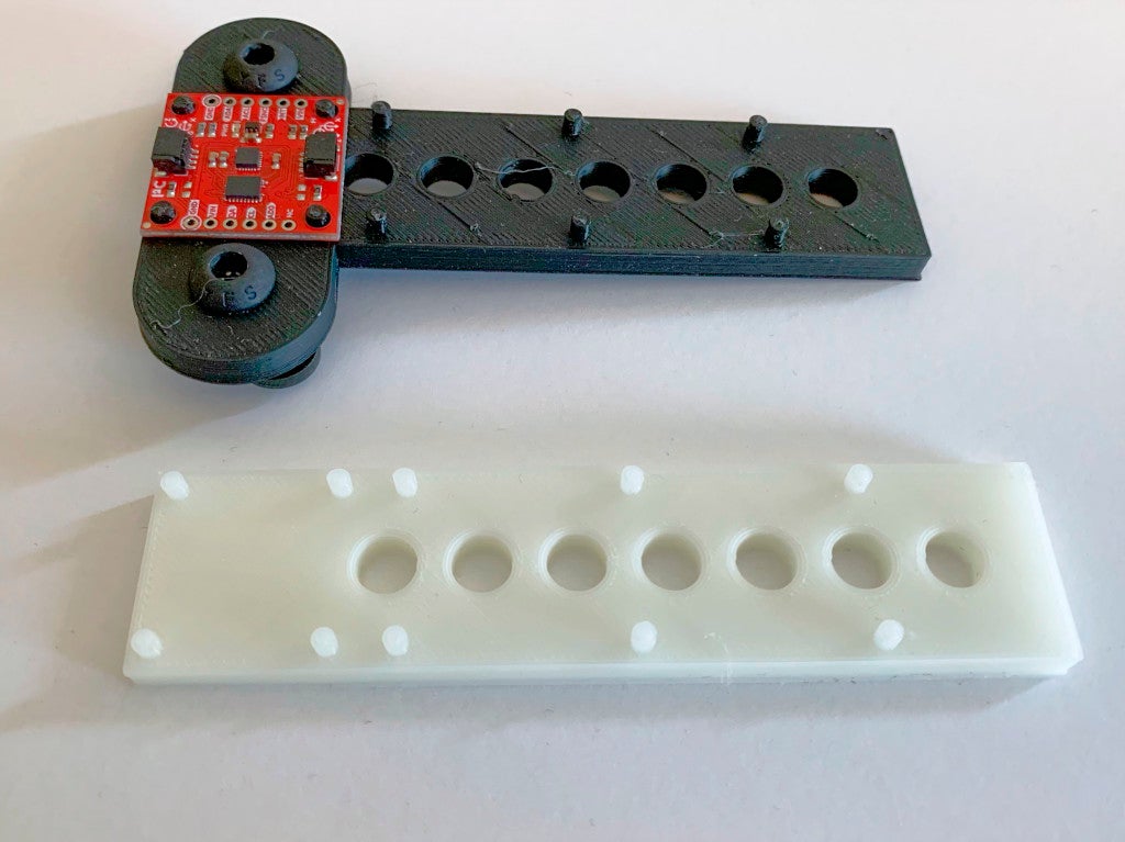 Mount for Sparkfun Qwiic Modules using pegs
