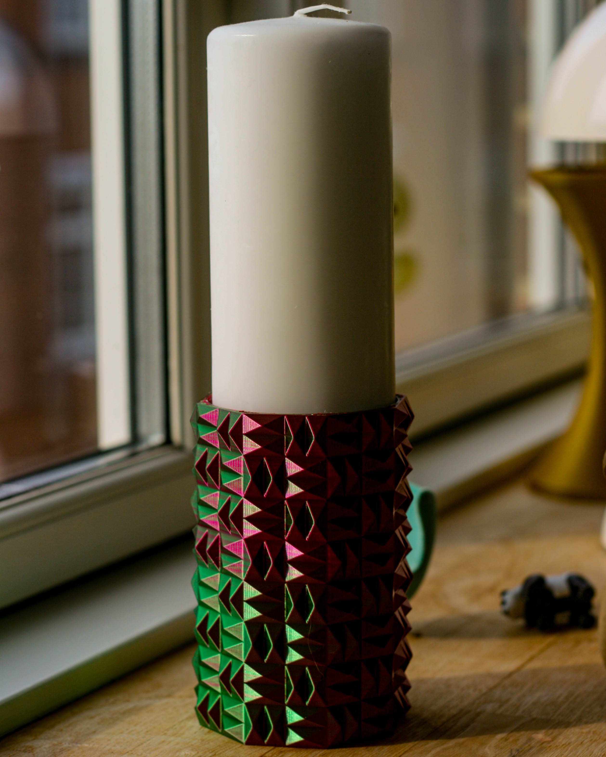 Triangle square pattern candleholder