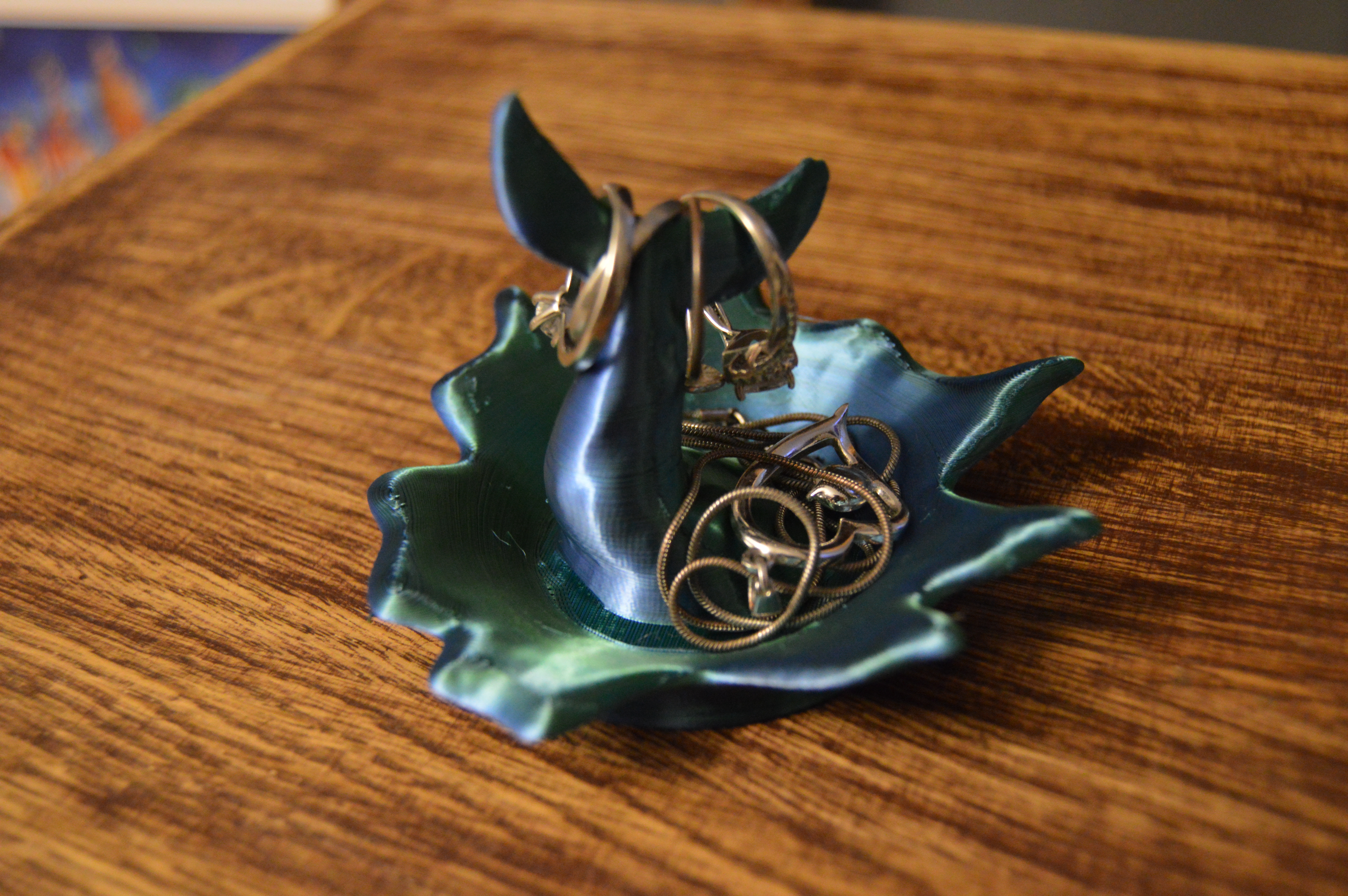 Ring holder - whale fin