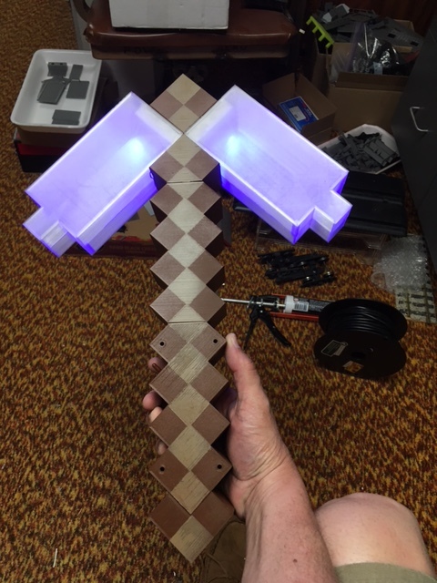 Minecraft Illuminated Pickaxe — miniatura 11