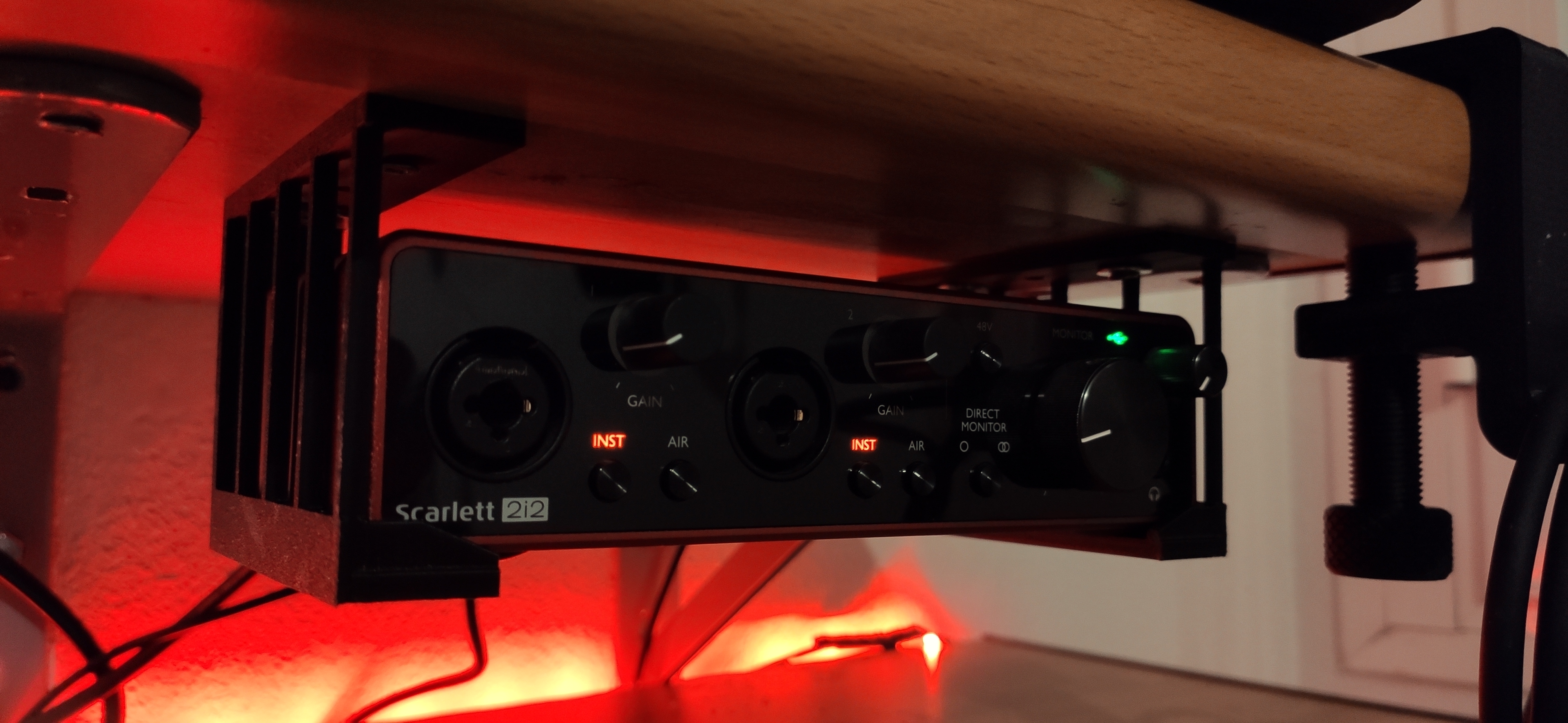 Soporte para tarjeta de sonido Focusrite Scarlett 2i2