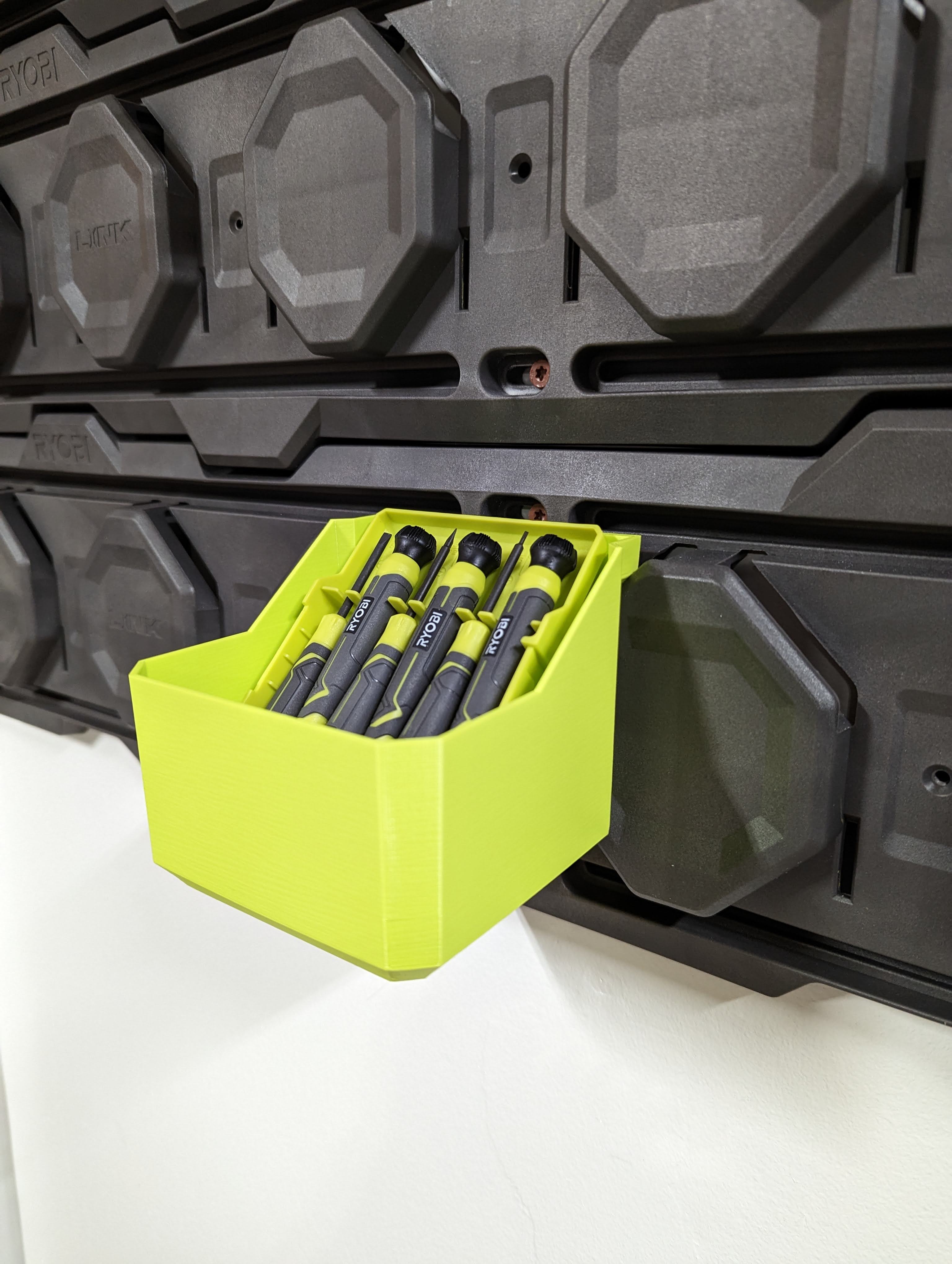 Organizer bin with reduced height compatible with Ryobi Link